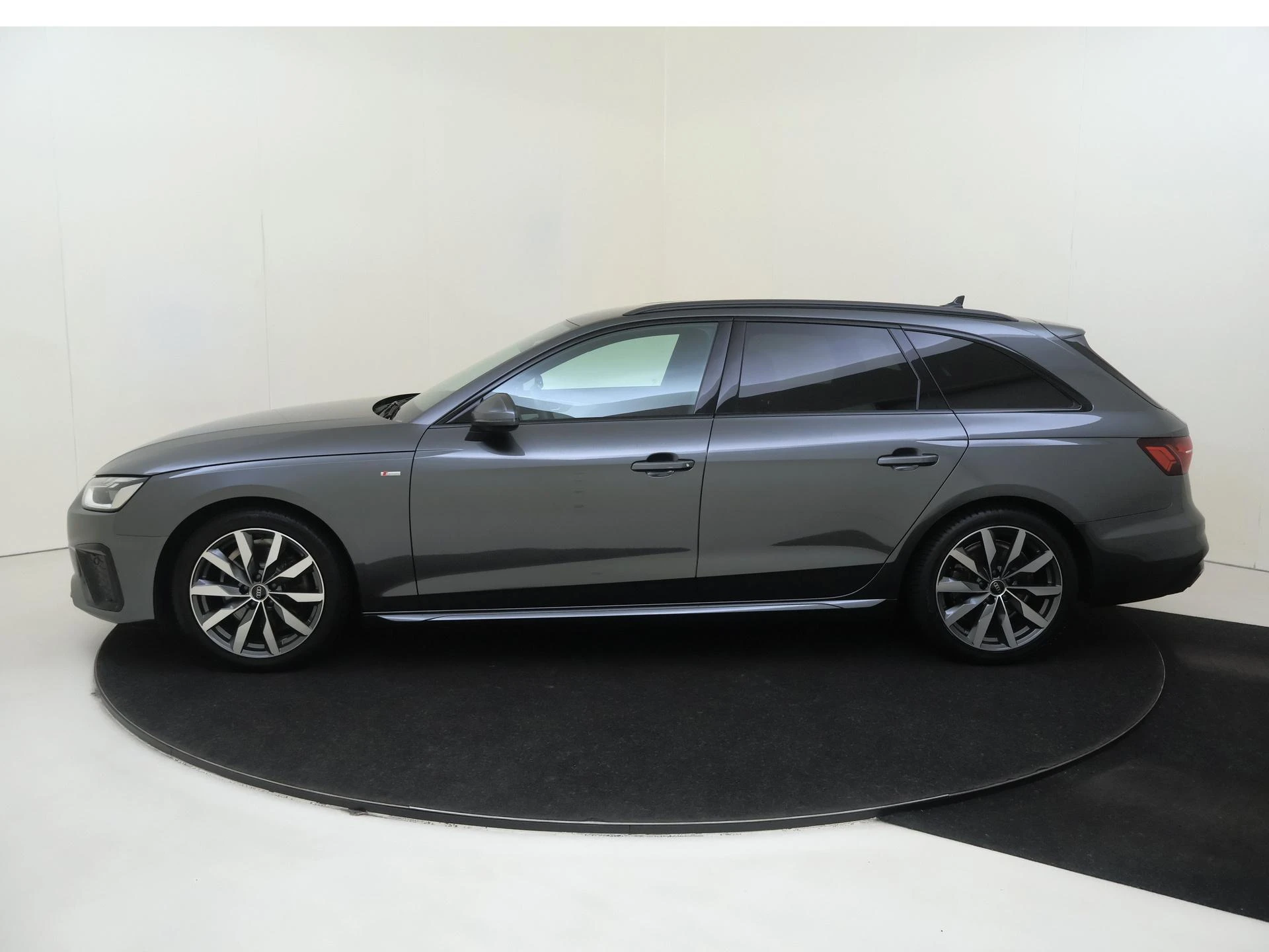 Audi-A4-image-7
