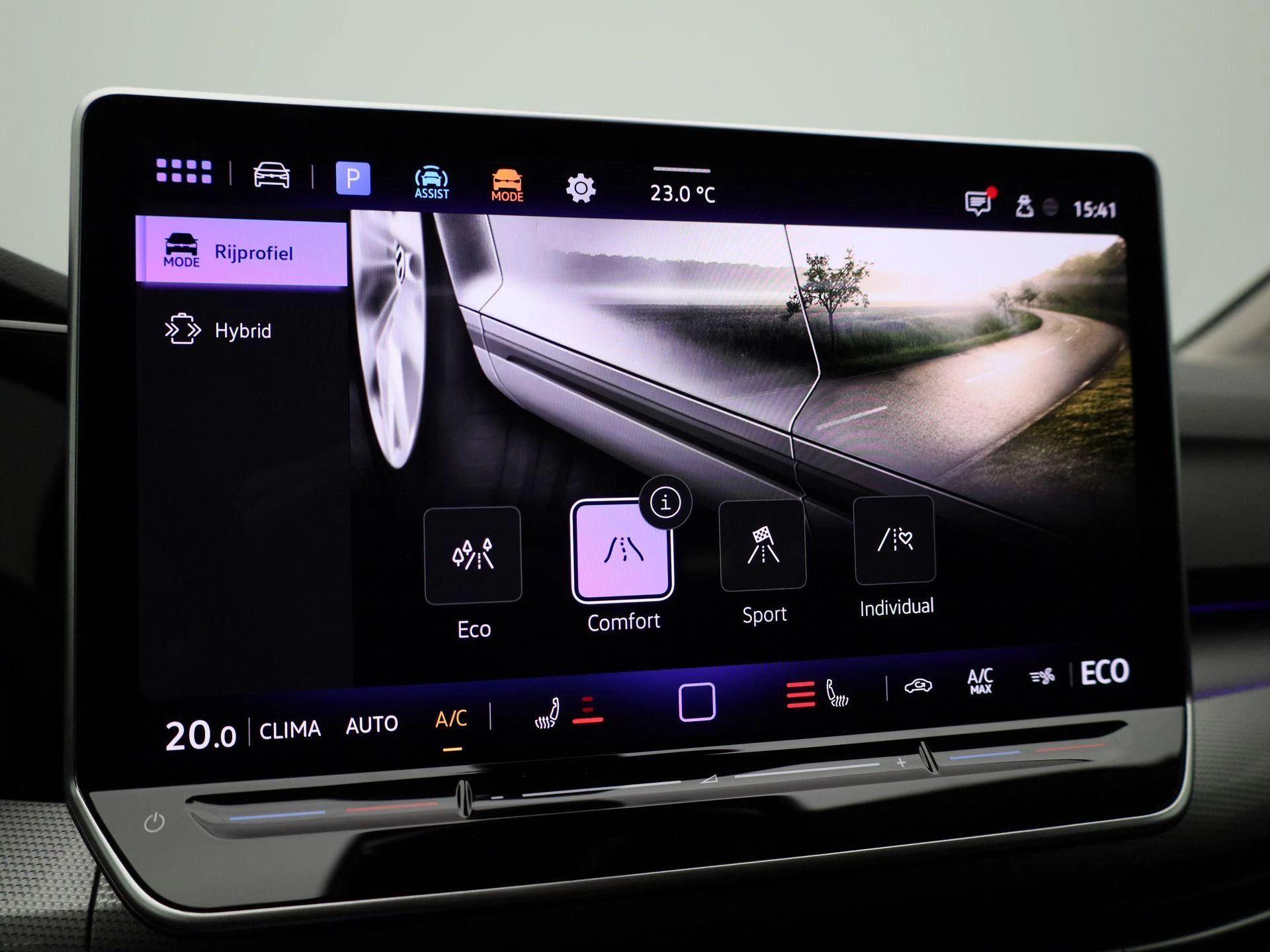 Volkswagen-Golf-image-23