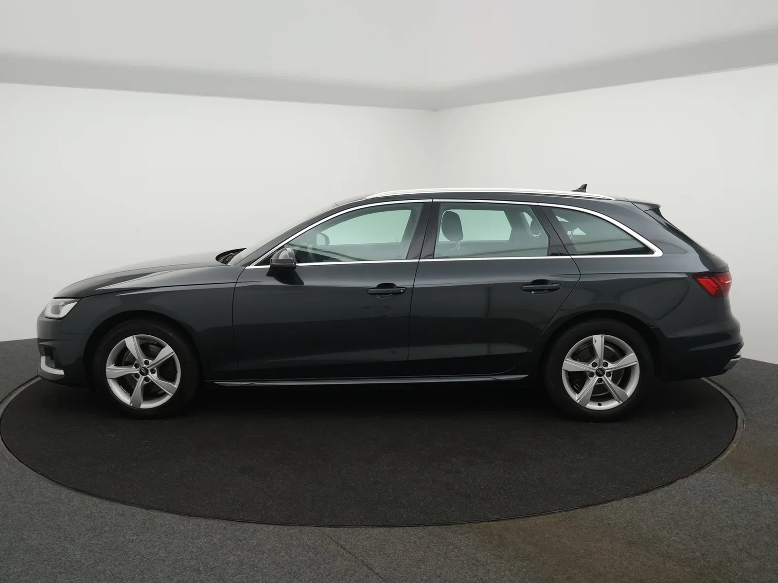 Audi A4 Avant Audi A4 Avant Business Edition Advanced 30TDI 136PK *AUTOMAAT*LEDER*CAMERA*PDC*CRUISE*VIRTUAL COCKPI