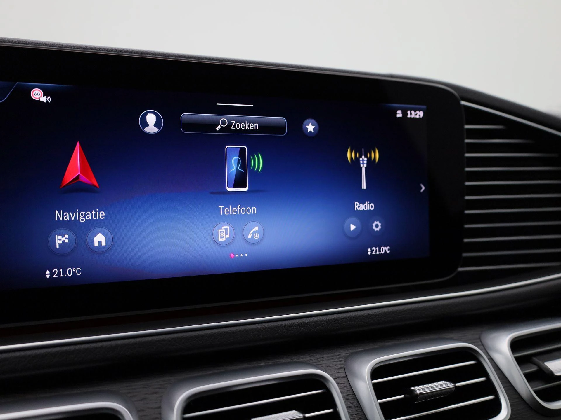 Mercedes-Benz-GLE-image-16
