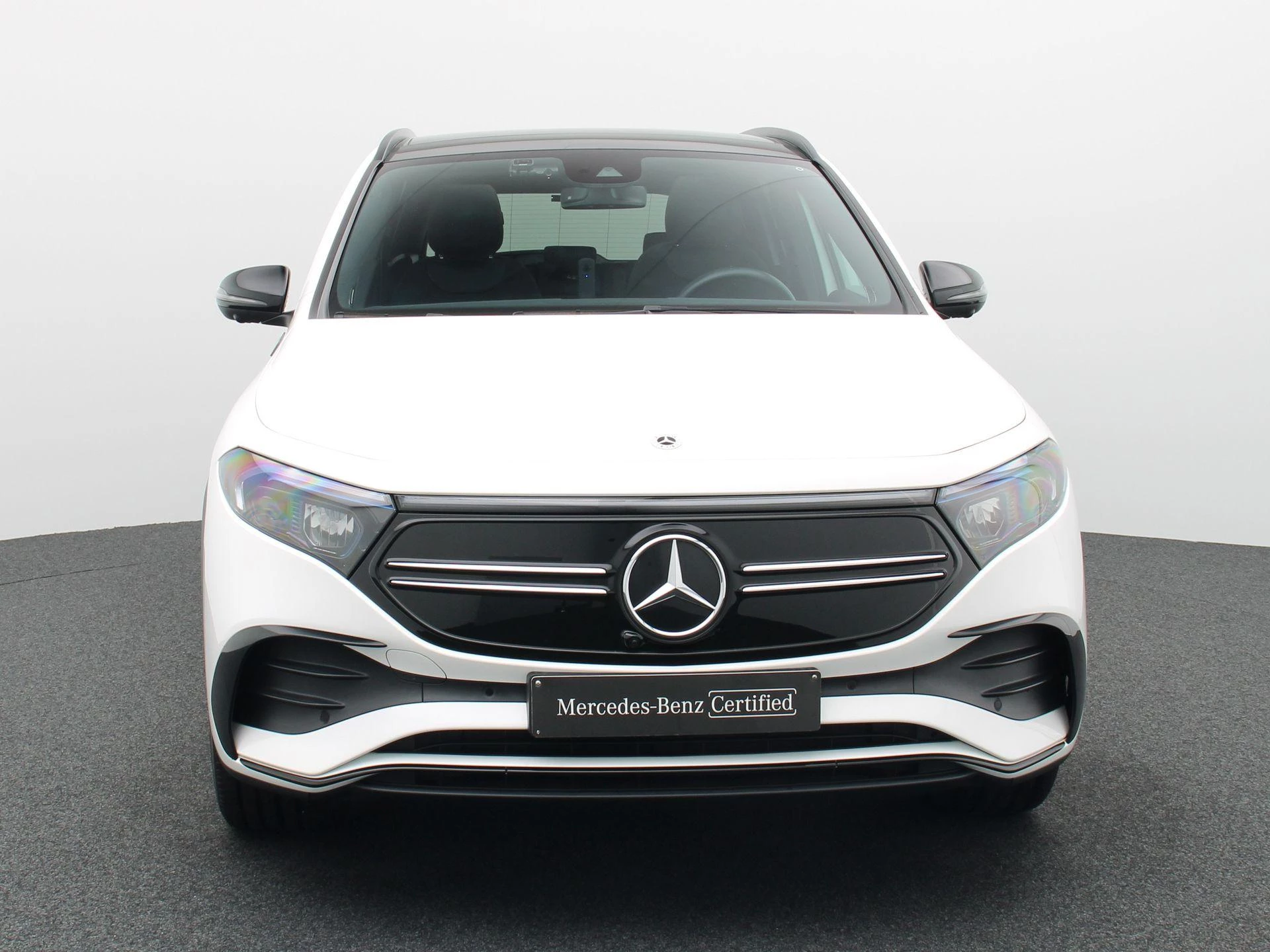 Mercedes-Benz EQA 250 AMG Line + PANORAMISCH DAK + CARPLAY + SURROUND VIEW CAMERA
