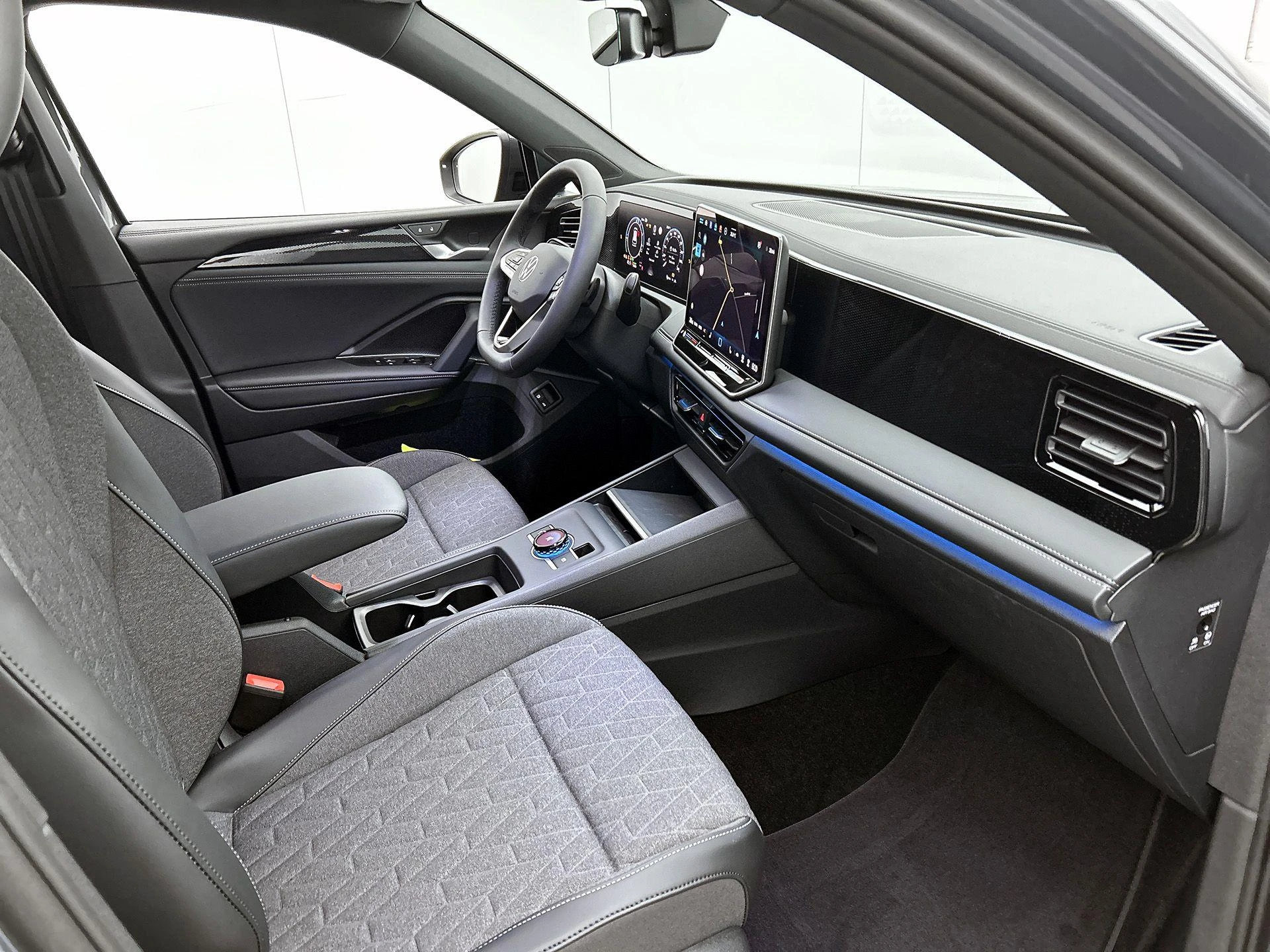 Volkswagen-Tiguan-image-25