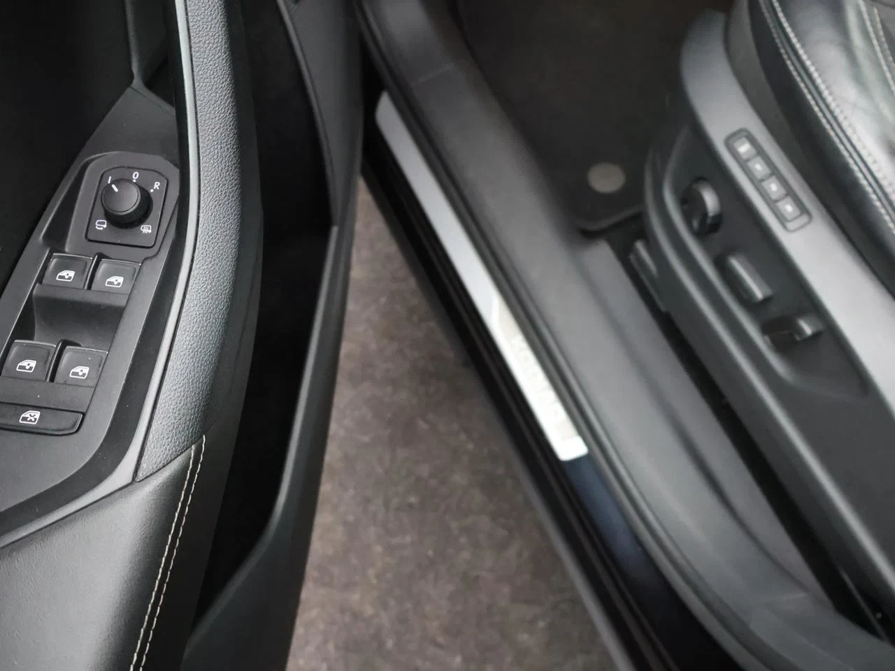 Škoda Kodiaq SKODA Kodiaq 1.5TSI 150PK *AUTOMAAT*PANODAK*TREKHAAK*LEDER*CAMERA*PDC*NAVI*AIRCO*KEYLESS GO*...*