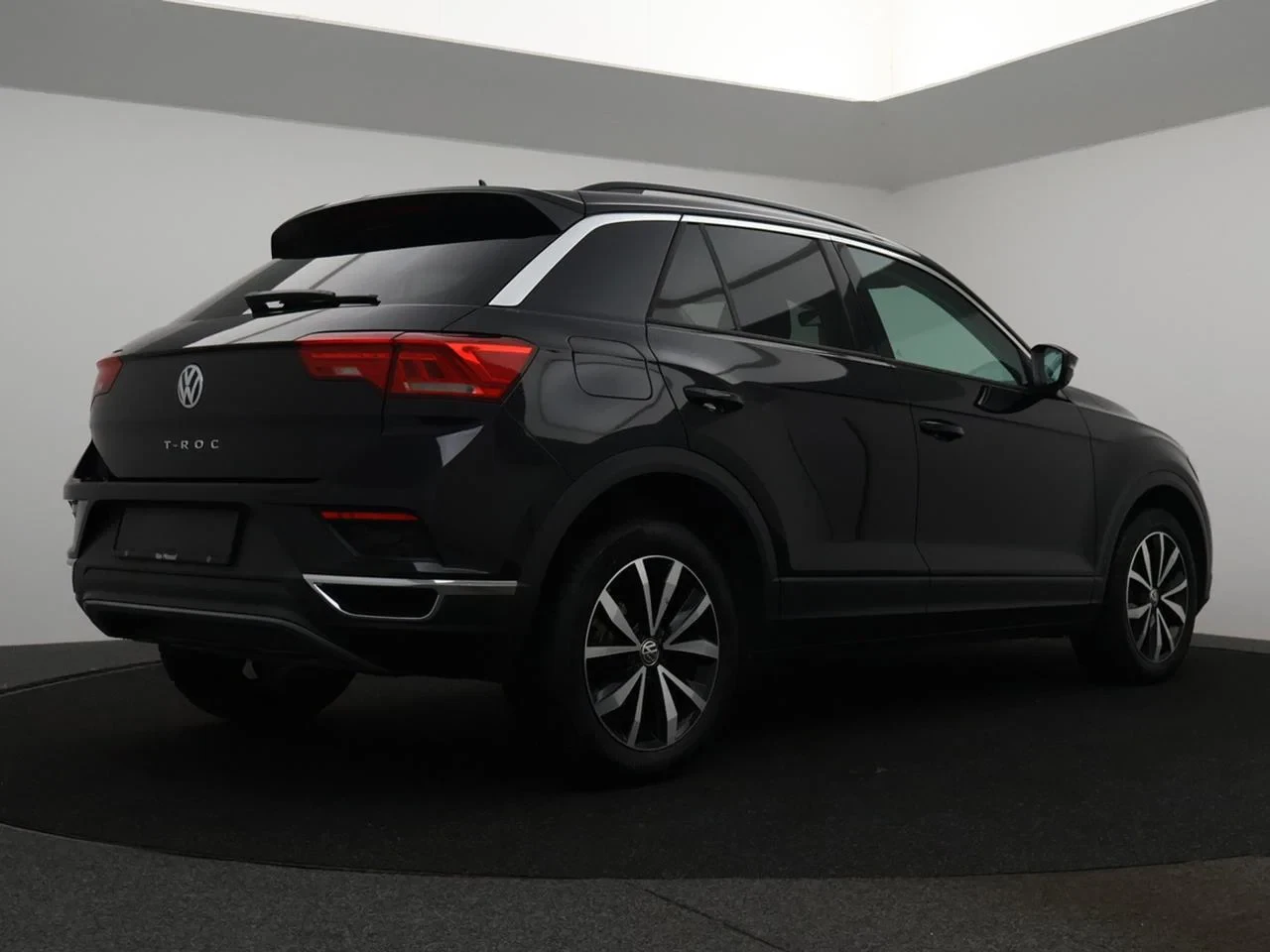Volkswagen-T-Roc-image-8