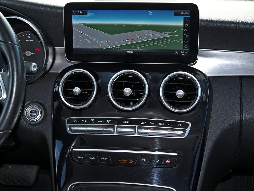 Mercedes-Benz-C-Klasse 220-image-9
