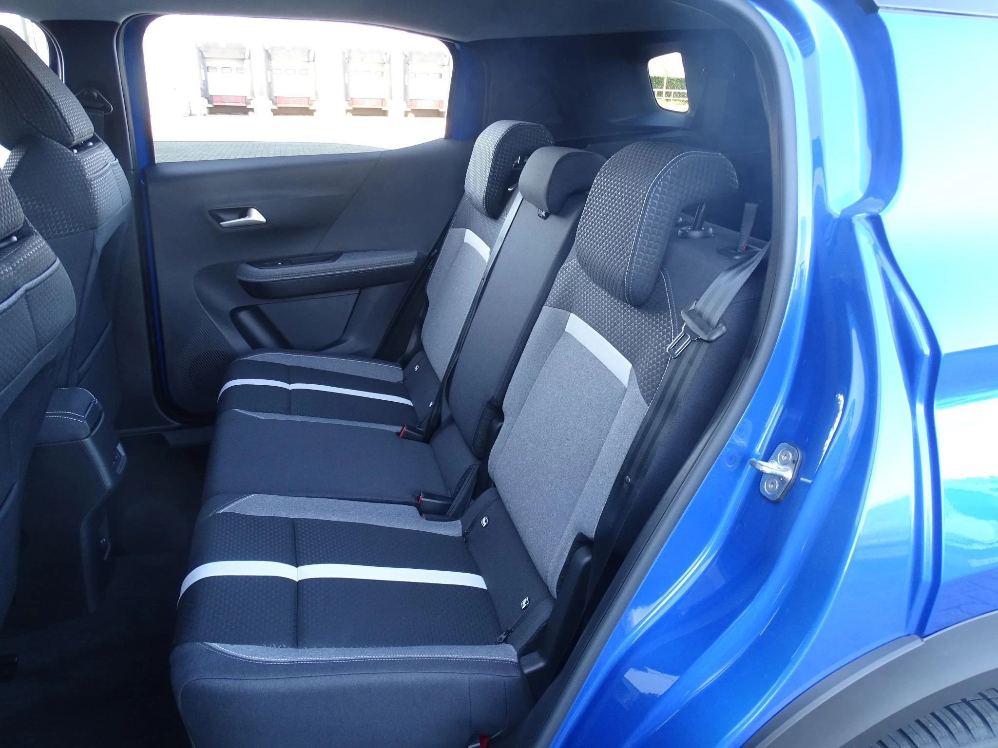 Opel-Frontera-image-8