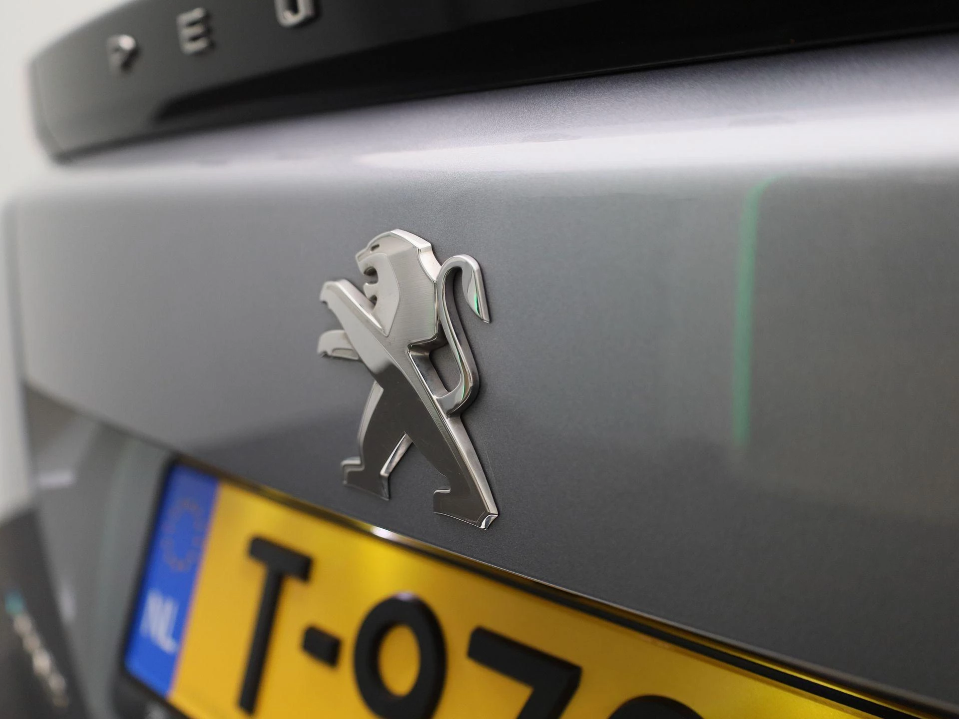 Peugeot-e-2008-image-30