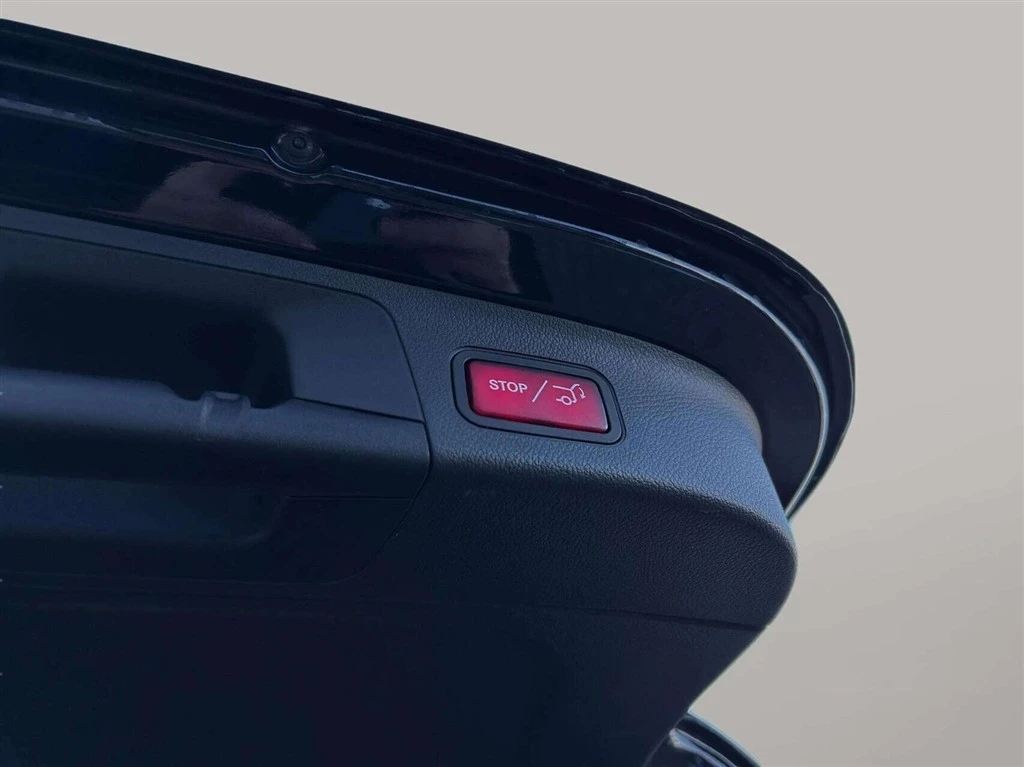 Mercedes-Benz-EQA-image-19