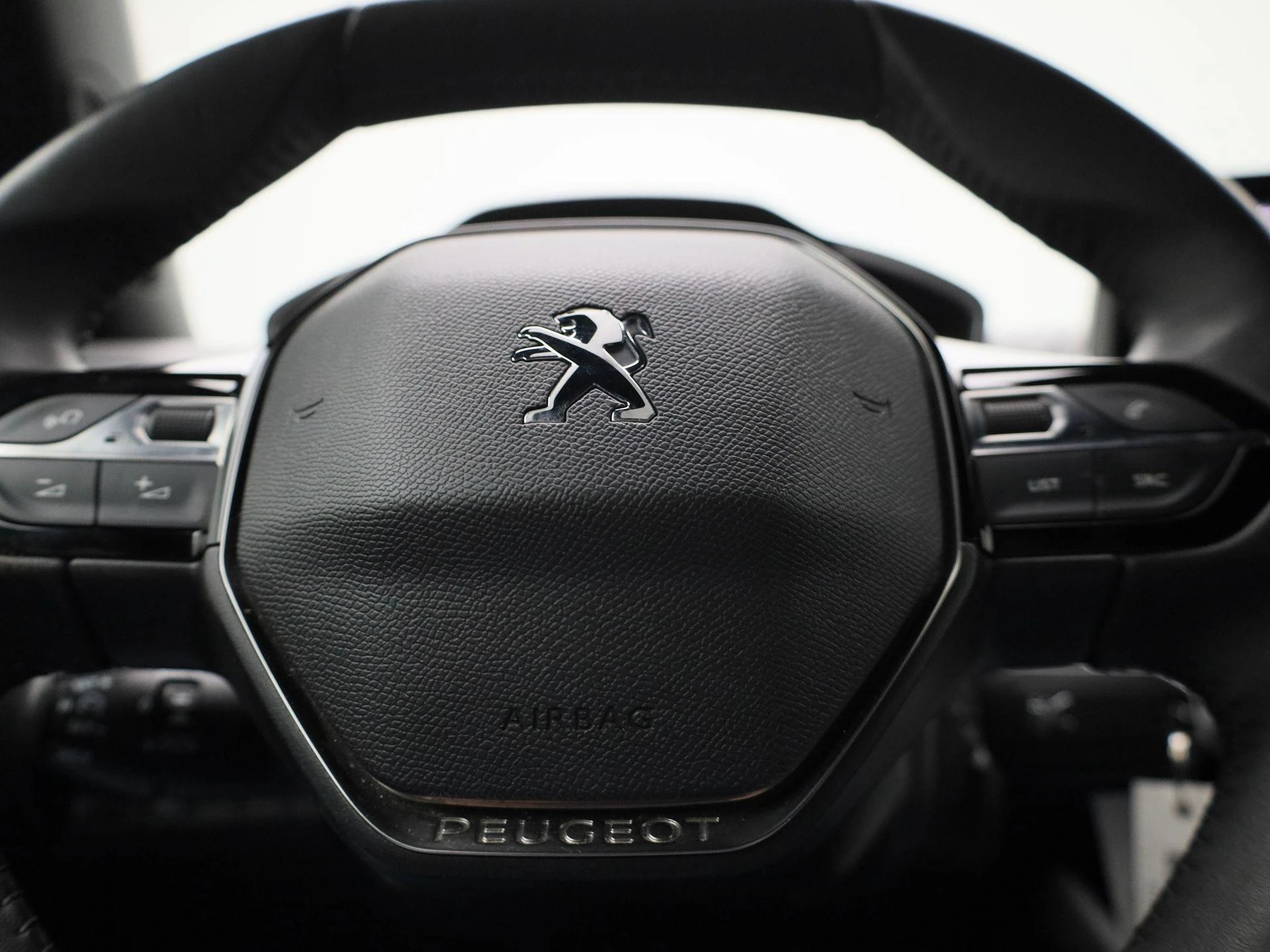 Peugeot-2008-image-25
