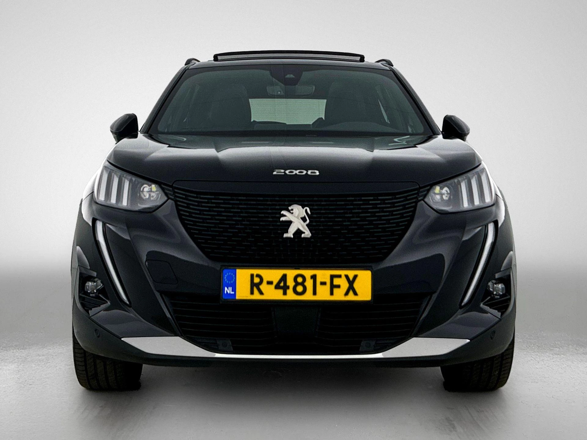 Peugeot-e-2008-image-4