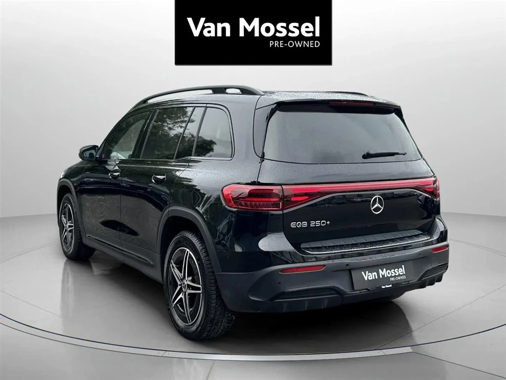Mercedes-Benz-EQB-image-6