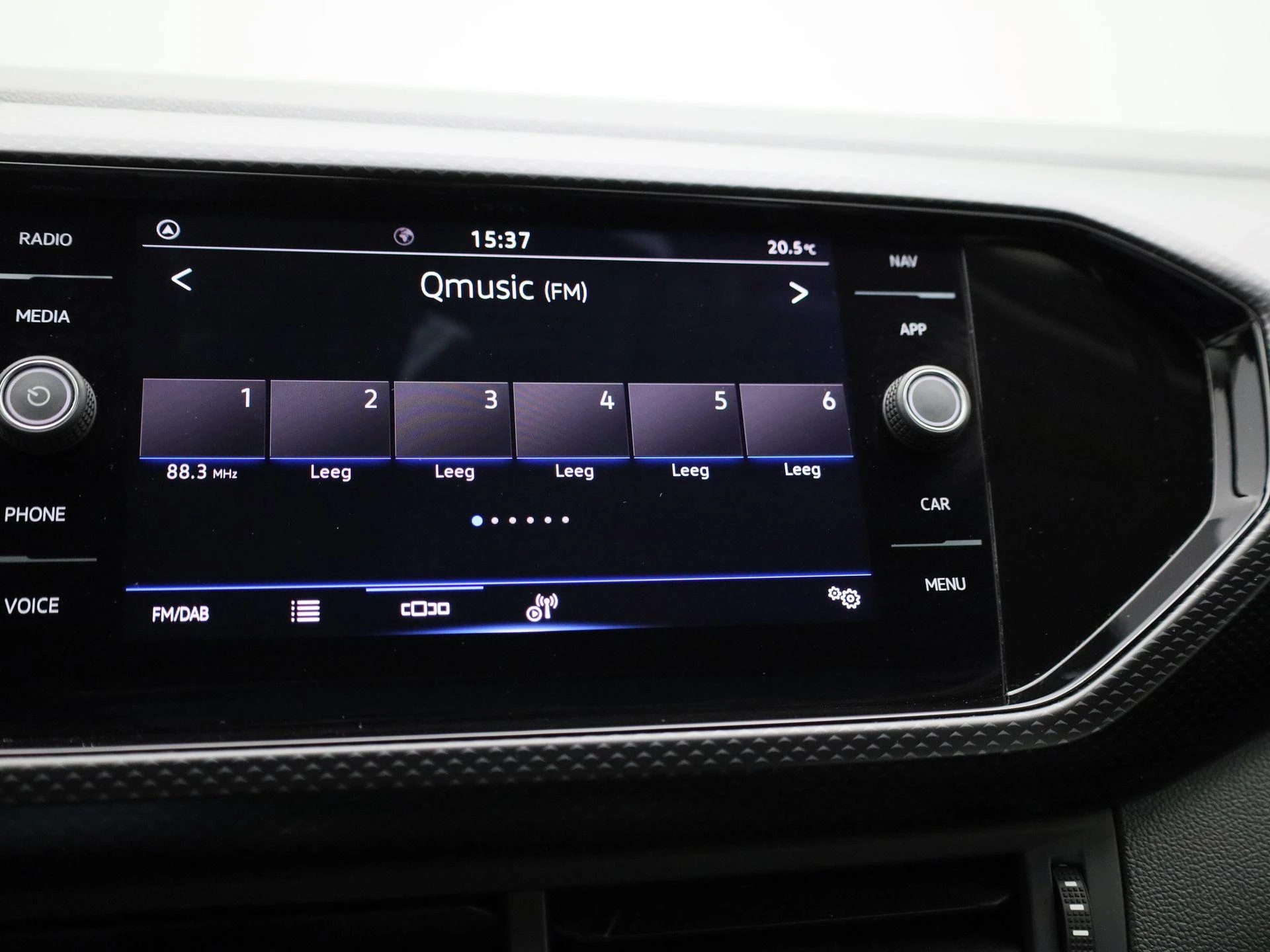Volkswagen-T-Cross-image-14