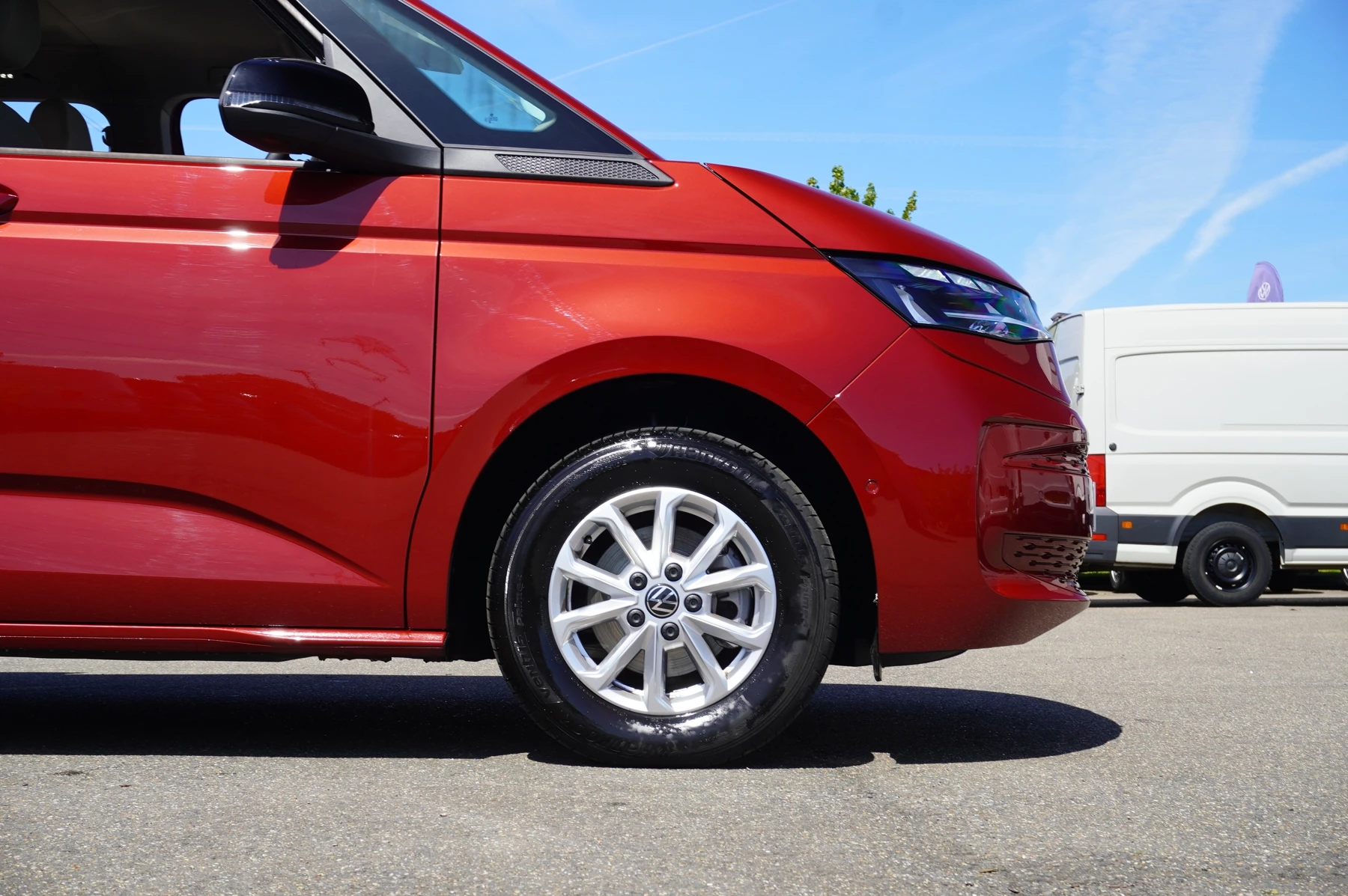 Volkswagen-Multivan-image-27