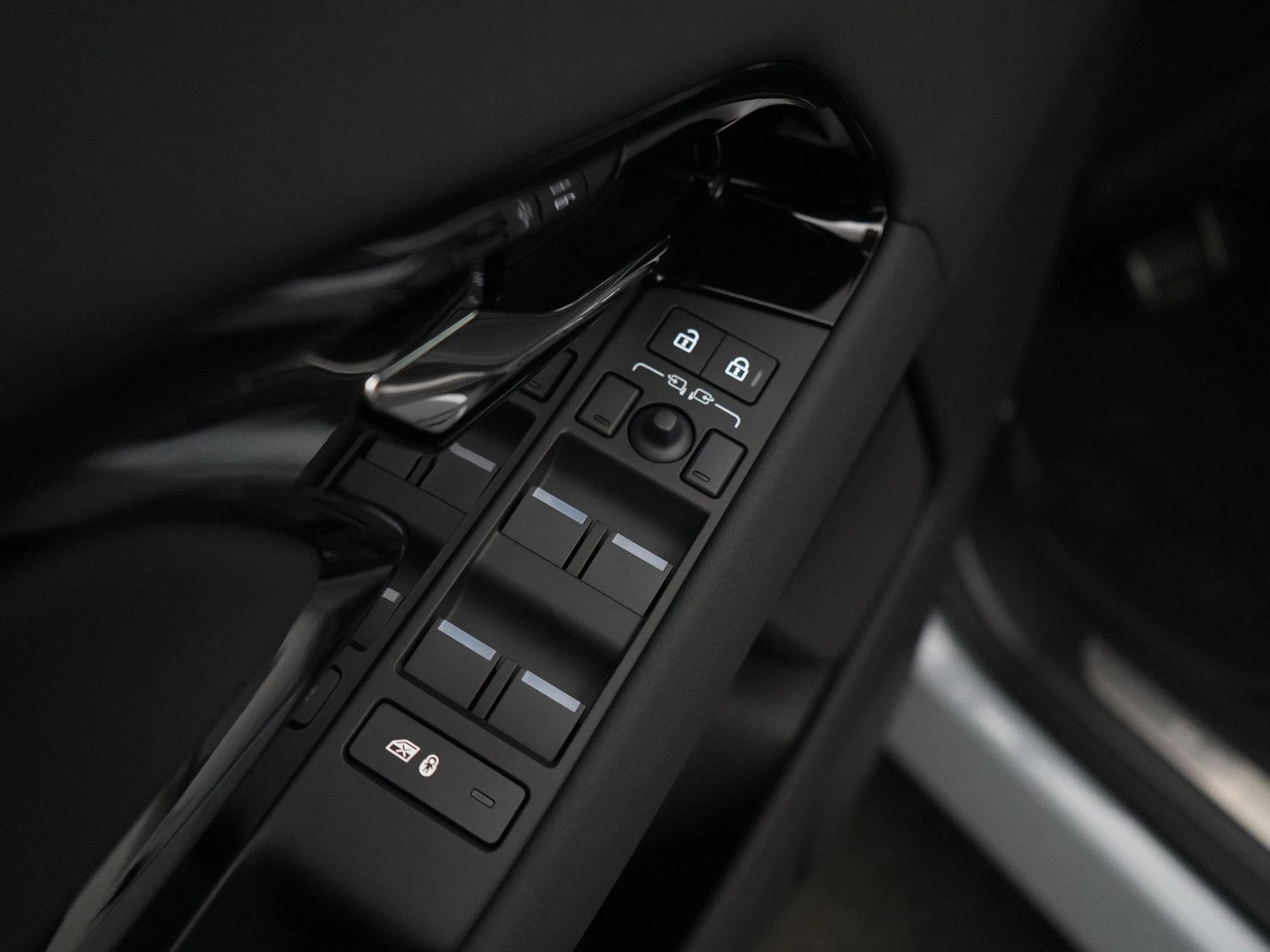 Land Rover-Range Rover Evoque-image-34