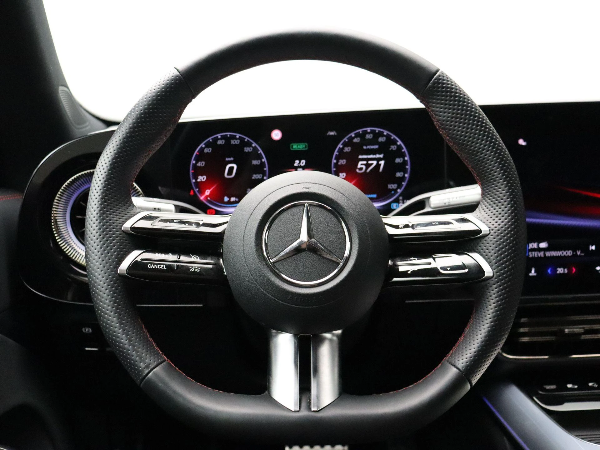 Mercedes-Benz-CLA-image-14