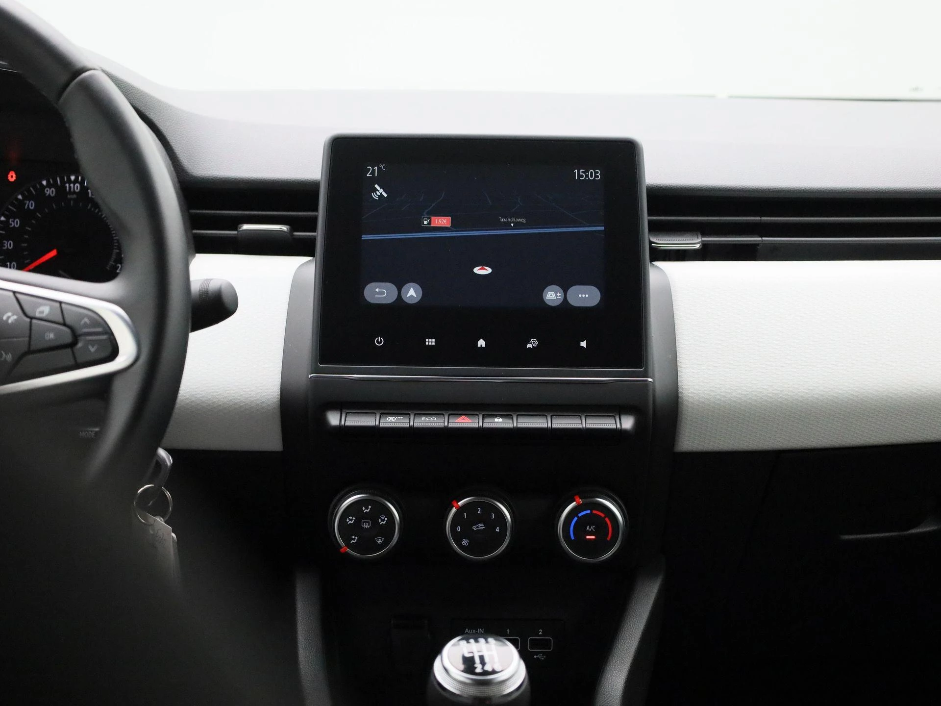 Renault-Clio-image-8