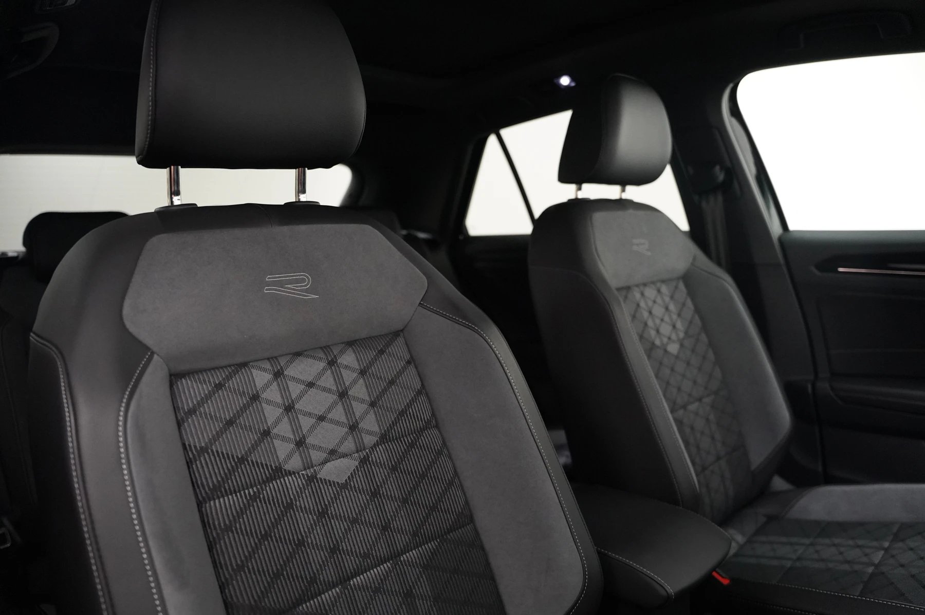 Volkswagen-T-Roc-image-9