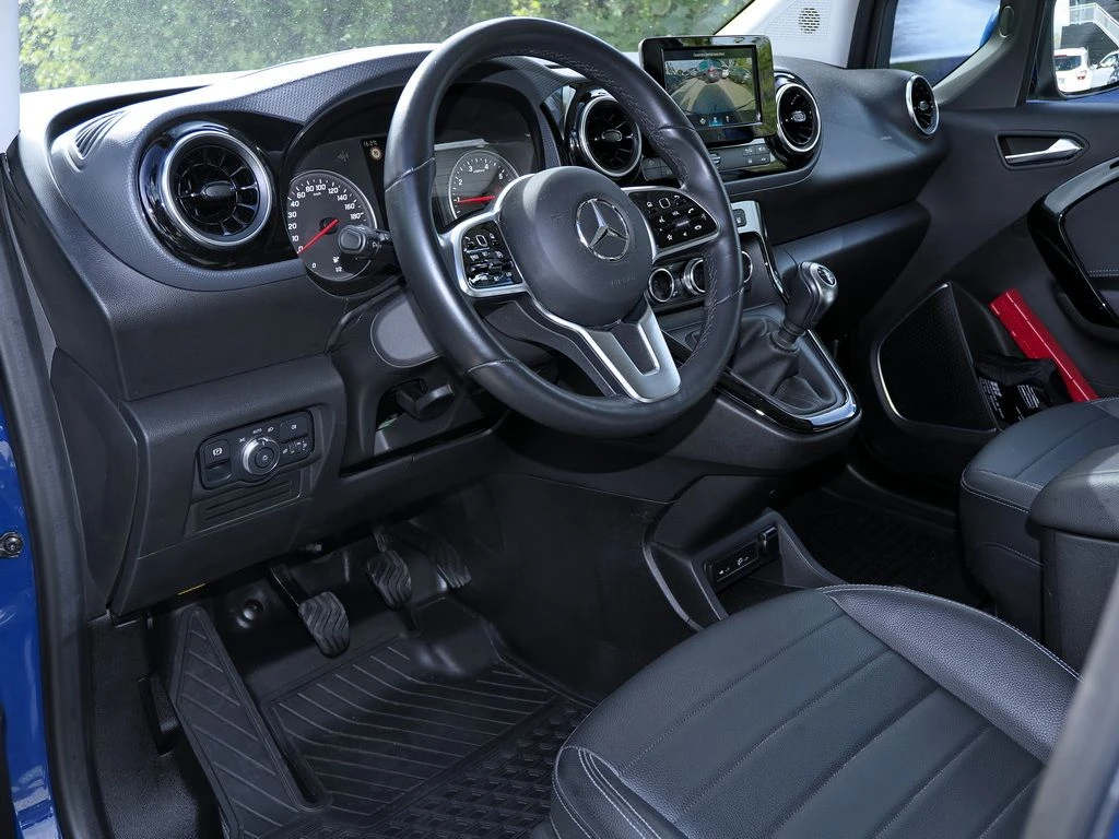 Mercedes-Benz-T-Klasse 180-image-7