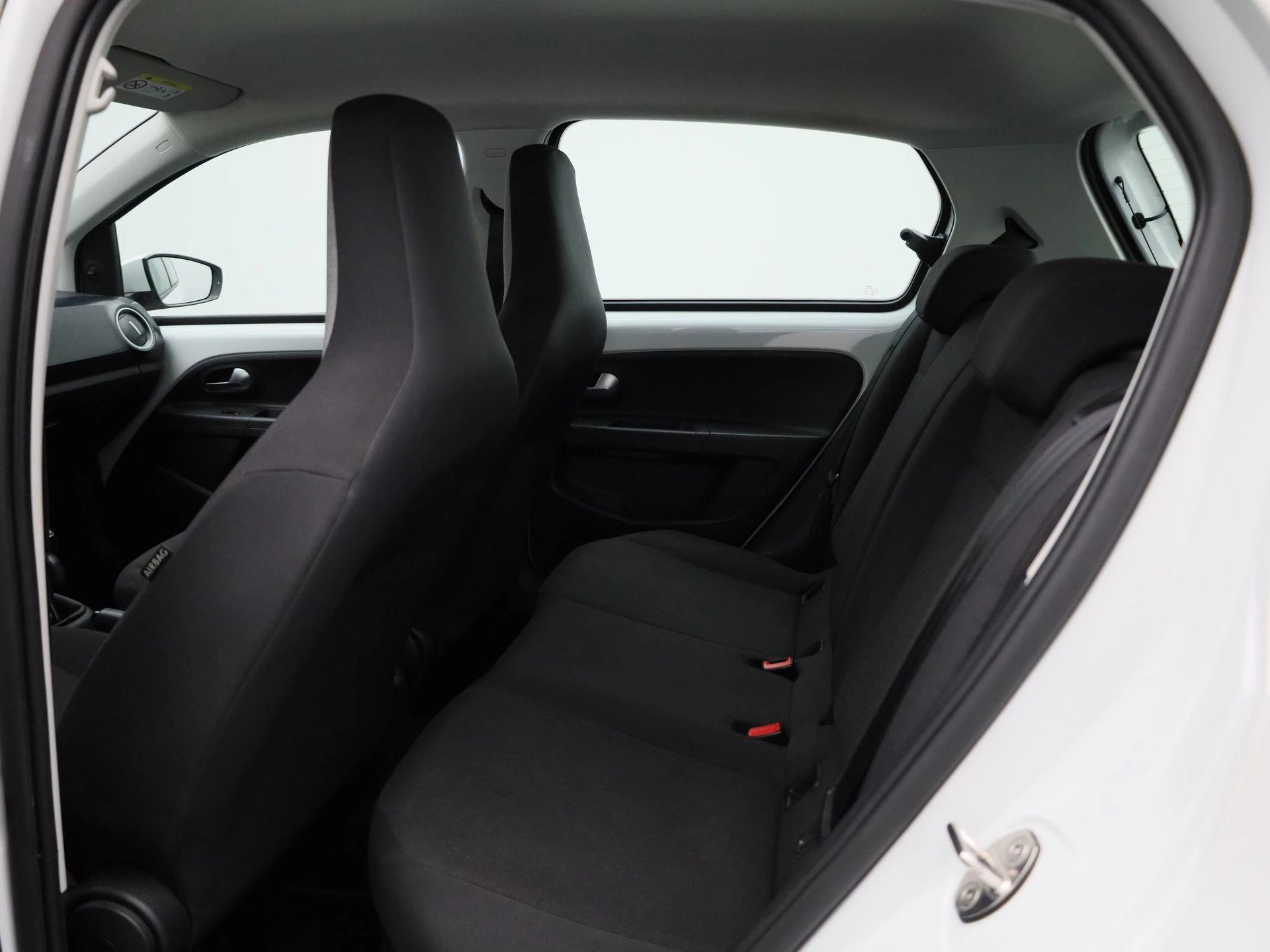 Volkswagen-up!-image-9