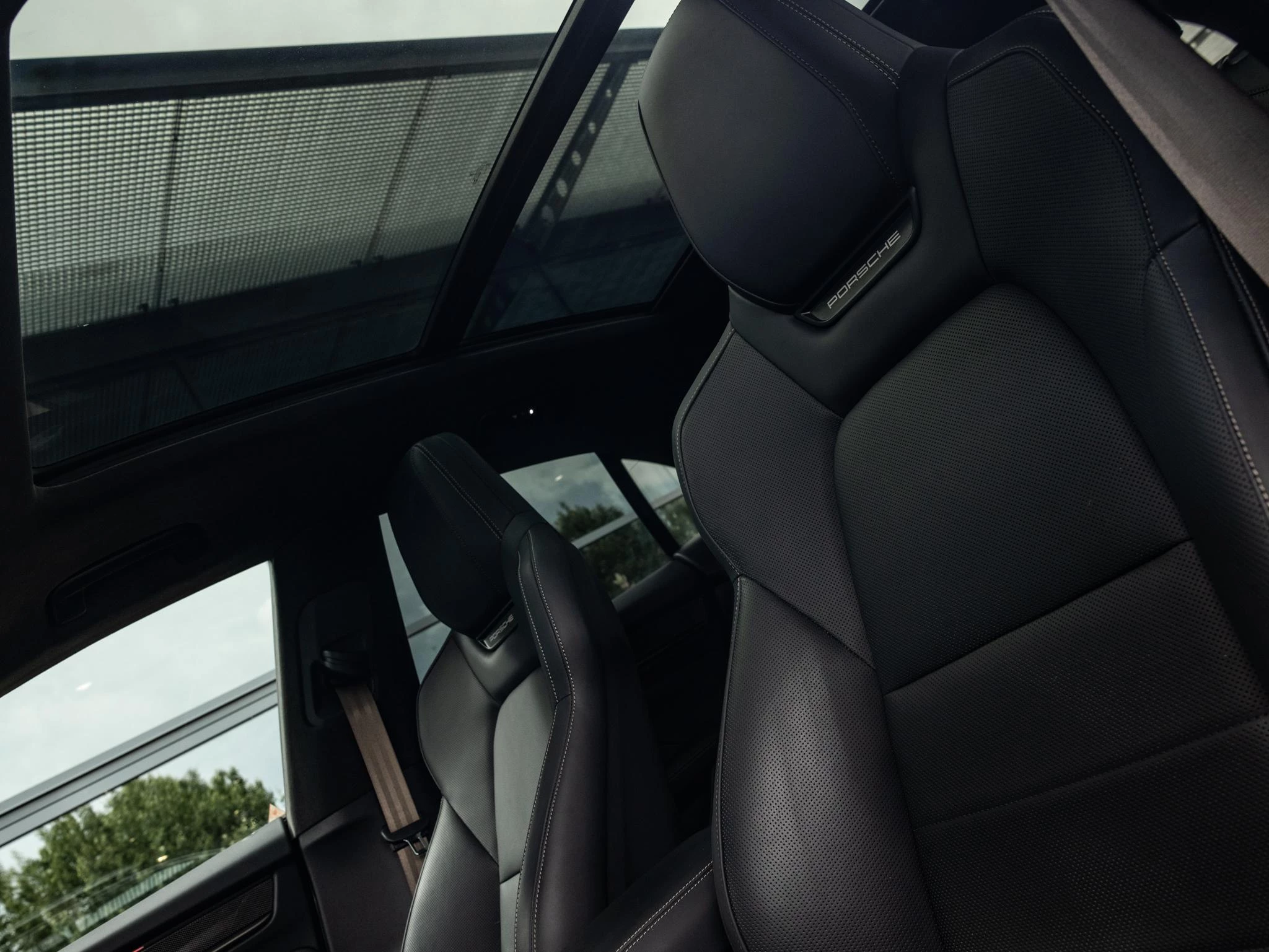 Porsche Macan Turbo 100 kWh