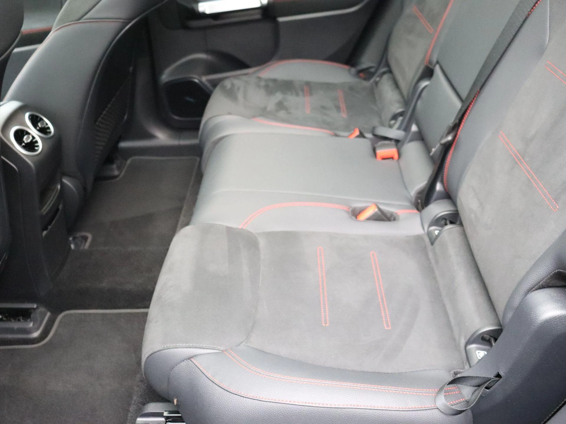 Mercedes-Benz EQB 250+ Star Edition + BURMESTER + HEAD UP + PANORAMISCH DAK +
