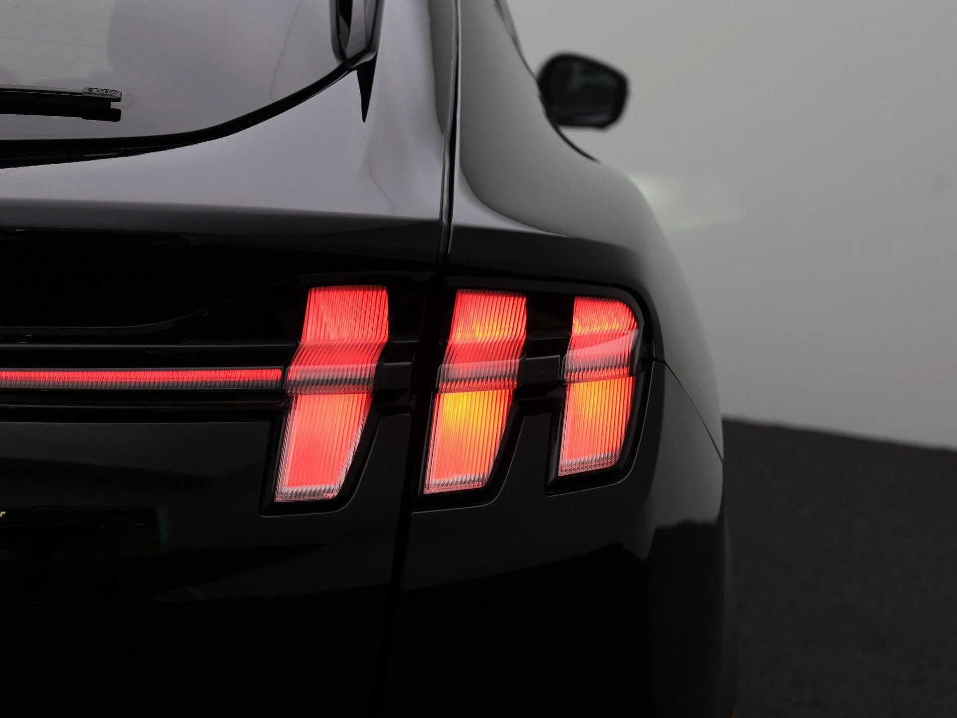 Ford-Mustang Mach-E-image-50