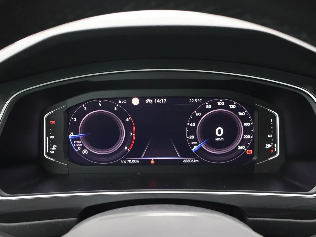 Volkswagen-Tiguan-image-11