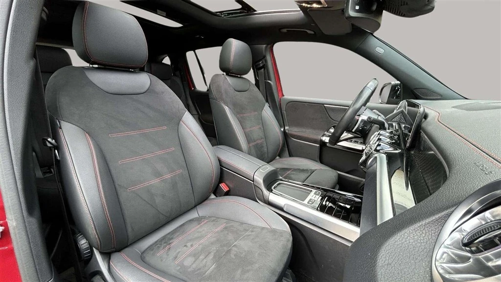 Mercedes-Benz-EQB-image-19