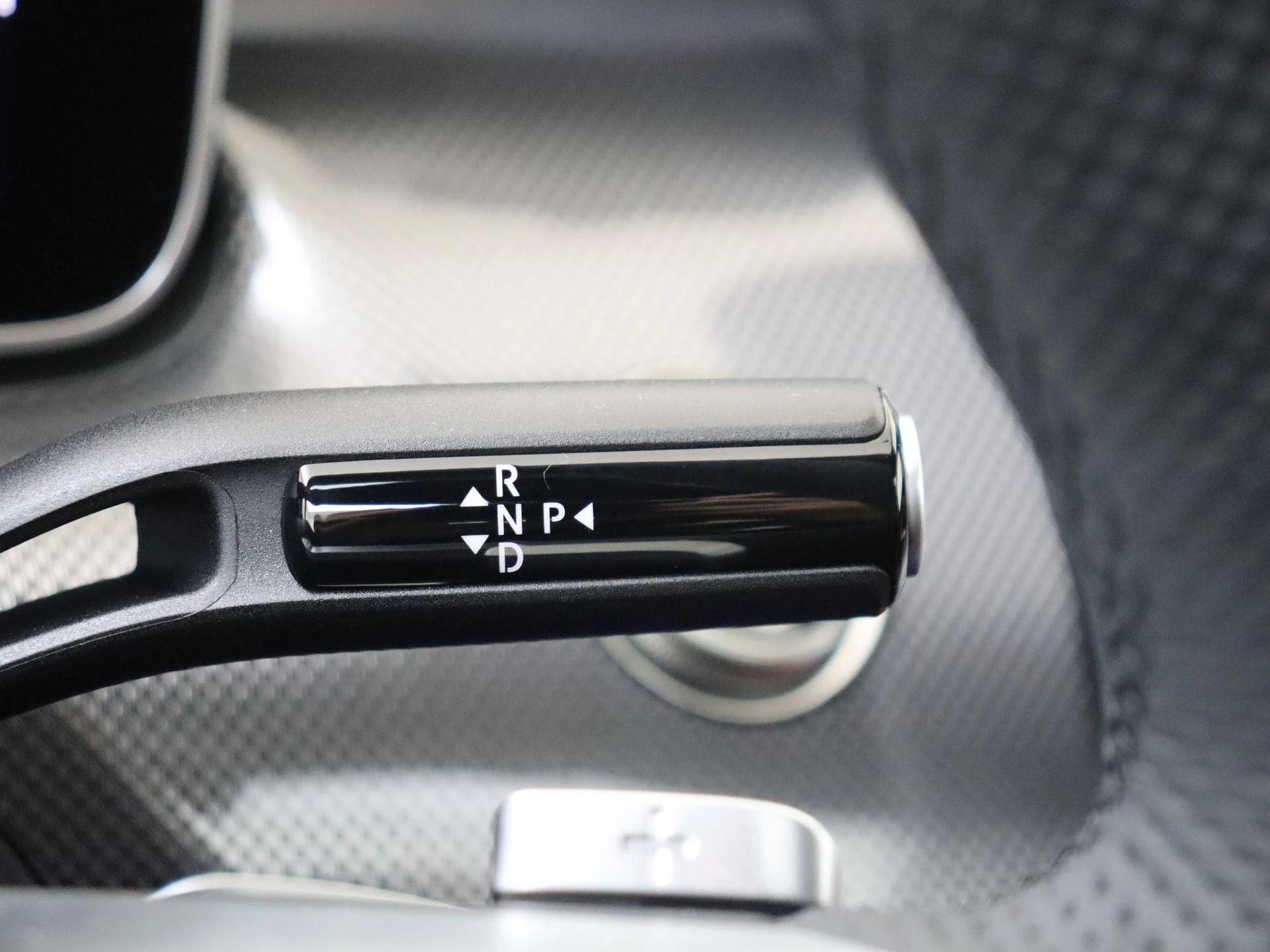 Mercedes-Benz-C-Klasse-image-14