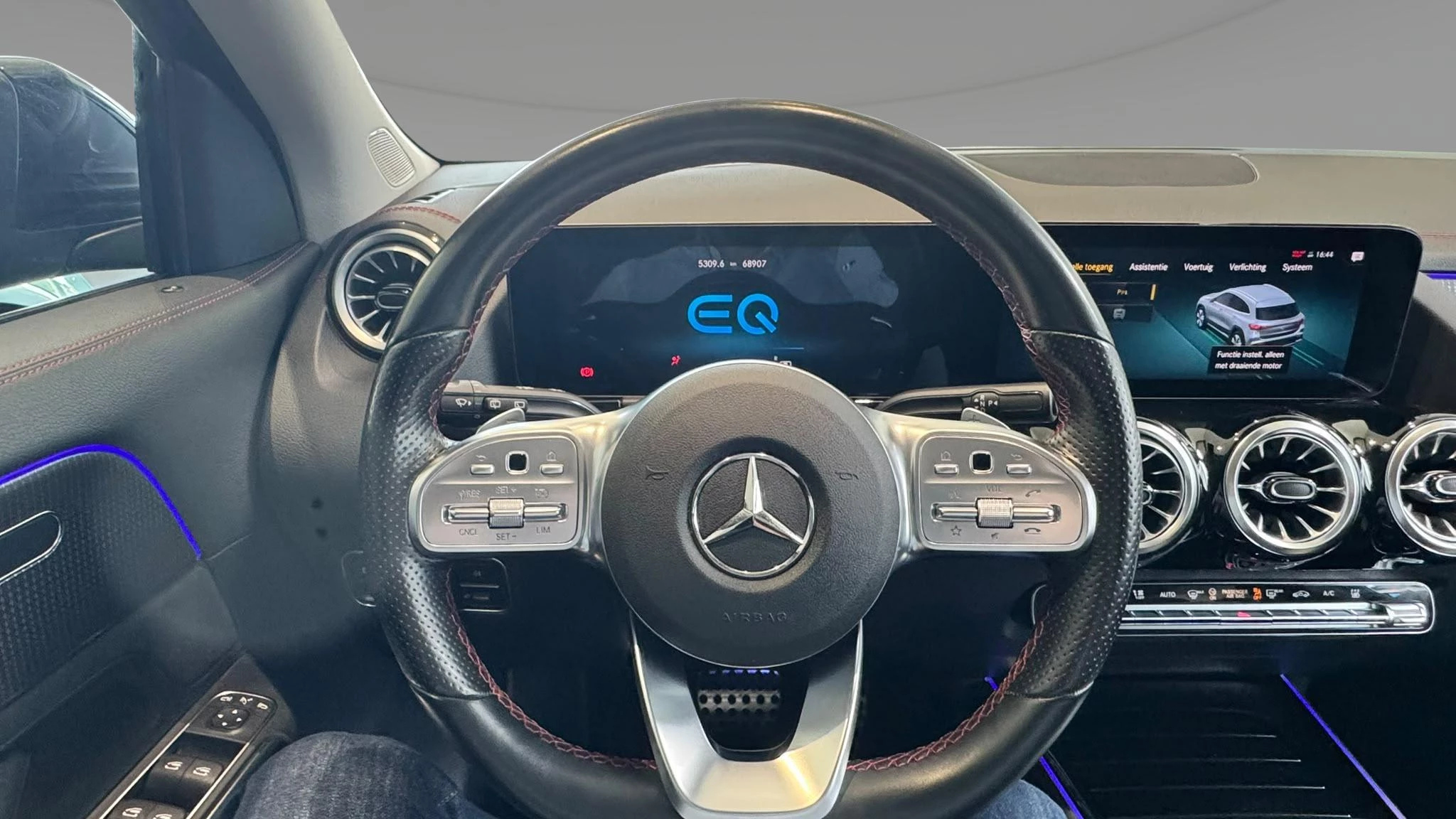 Mercedes-Benz EQA 250 AMG Line + CARPLAY + TREKHAAK + NIGHTPAKKET +