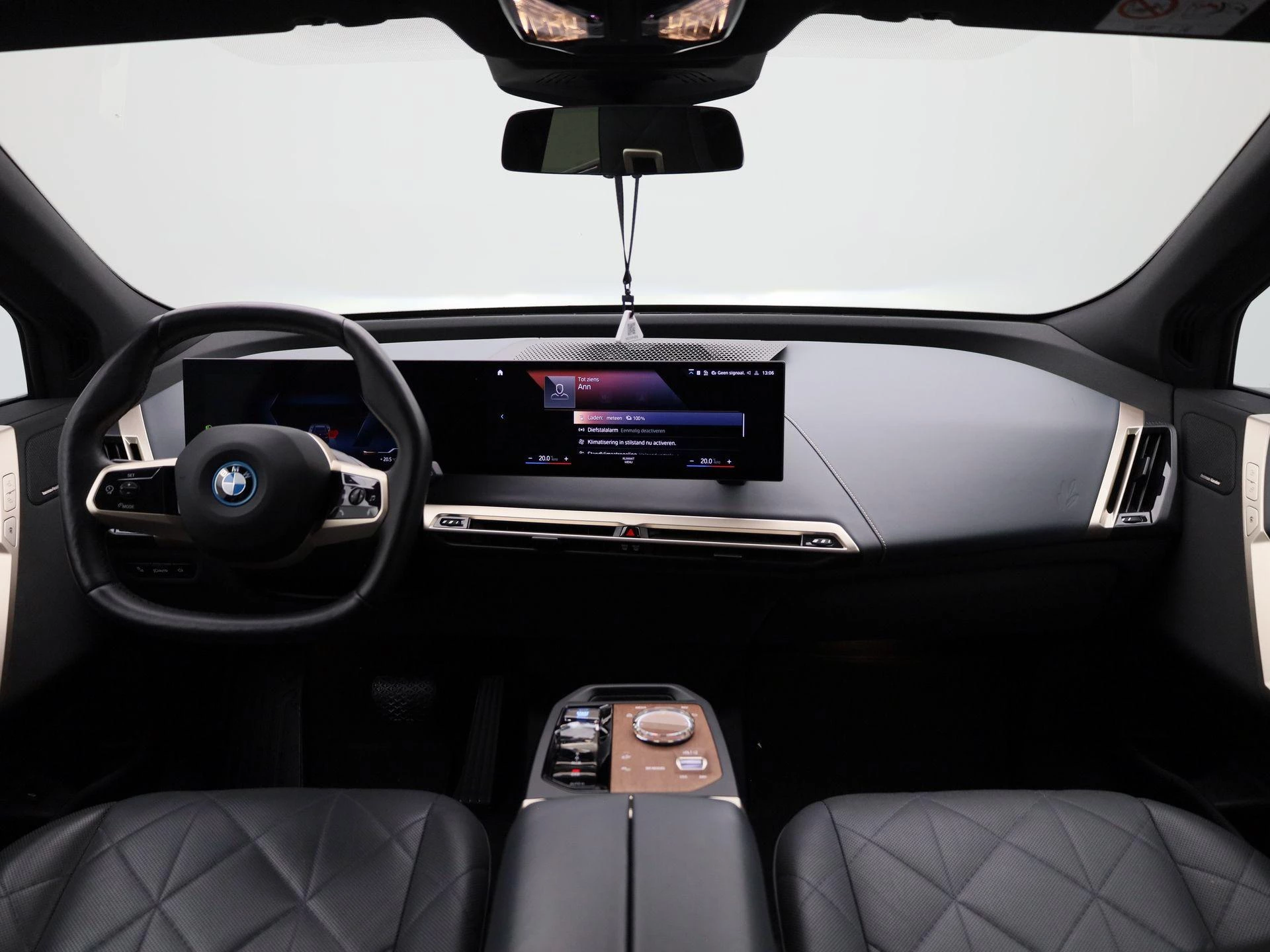 BMW-iX-image-47