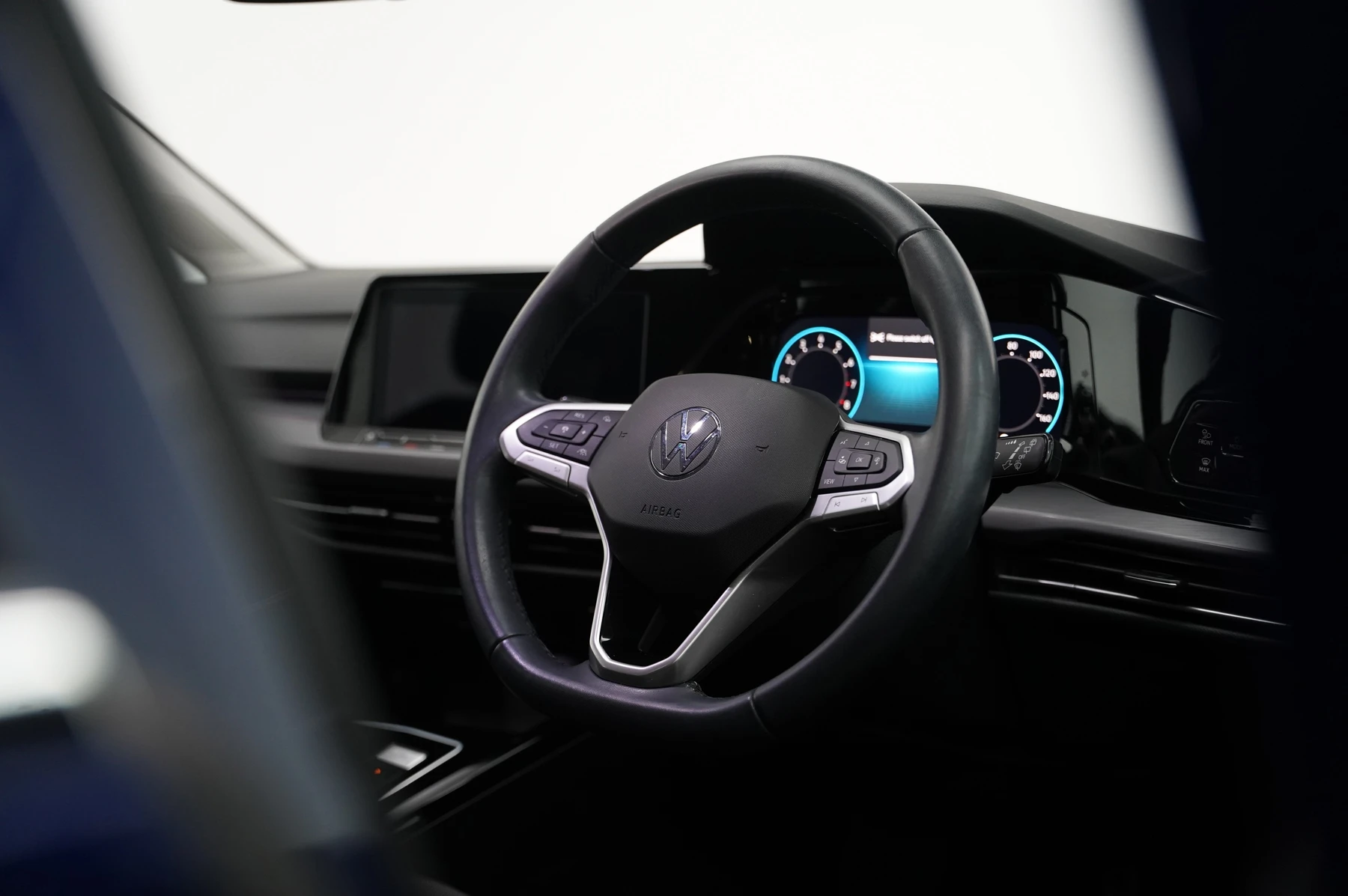 Volkswagen-Golf-image-17