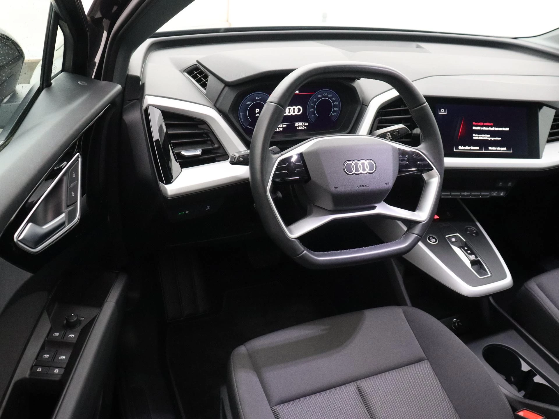 Audi-Q4 e-tron-image-2