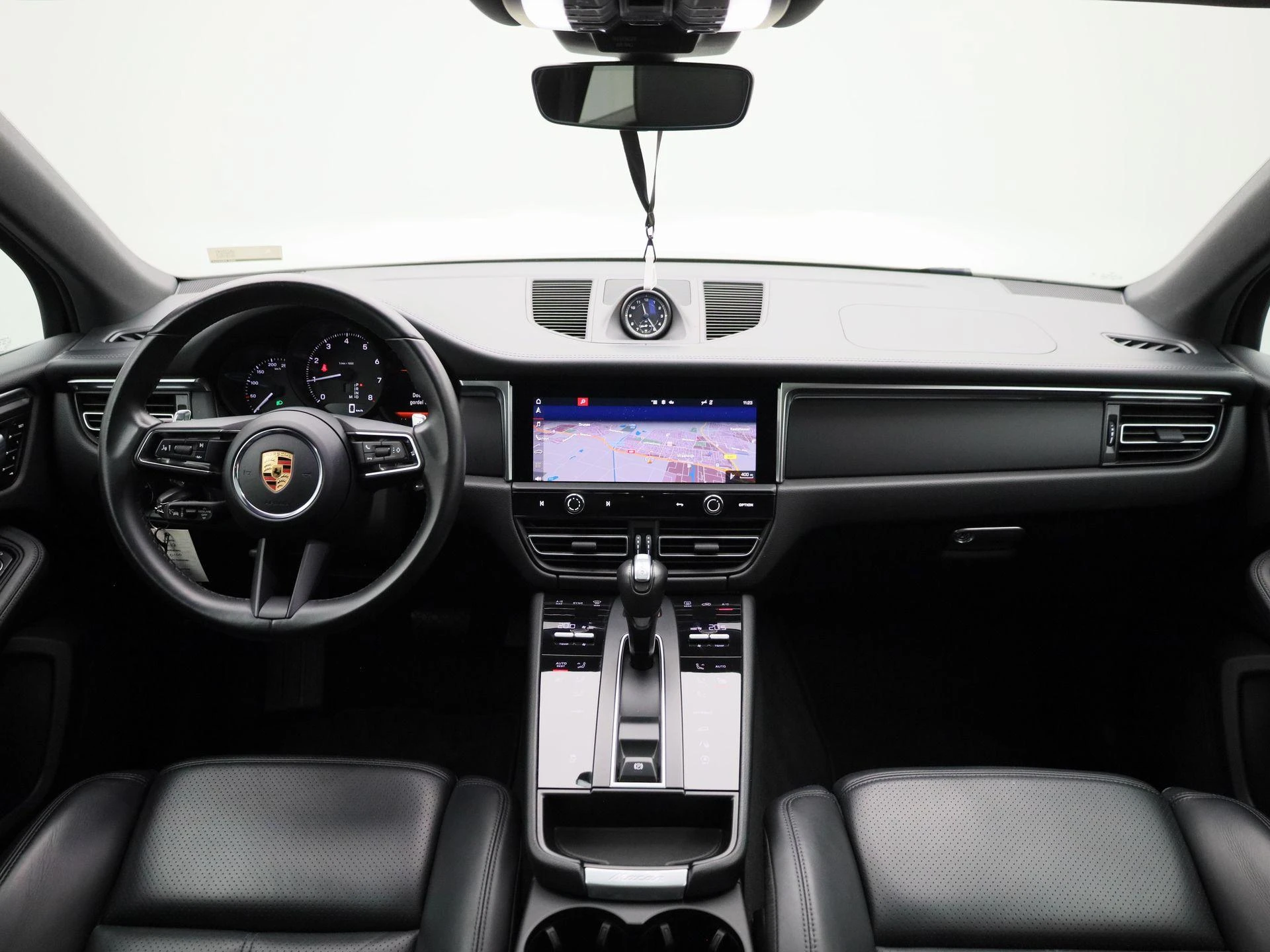 Porsche-Macan-image-47