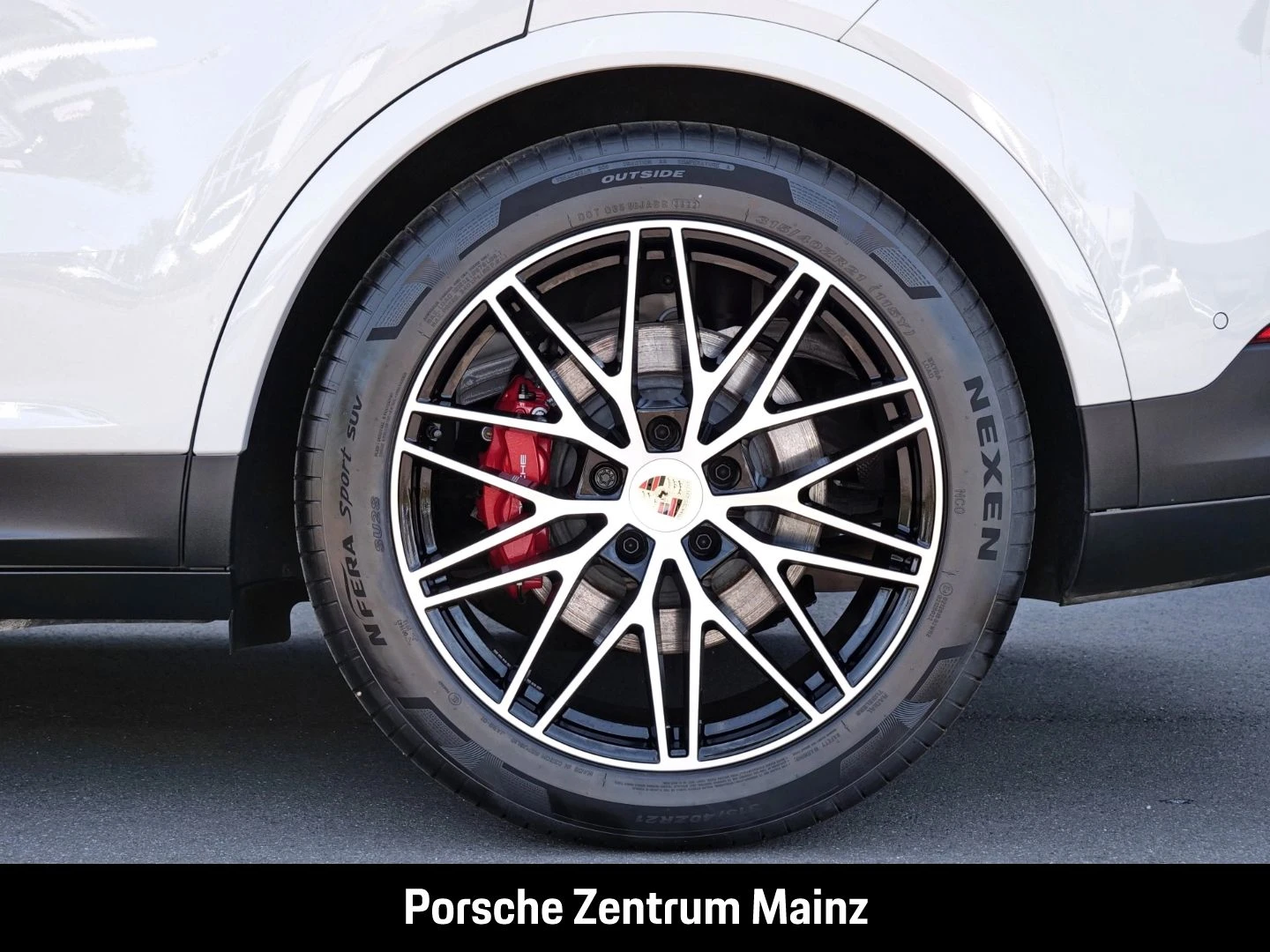 Porsche-Cayenne-image-12