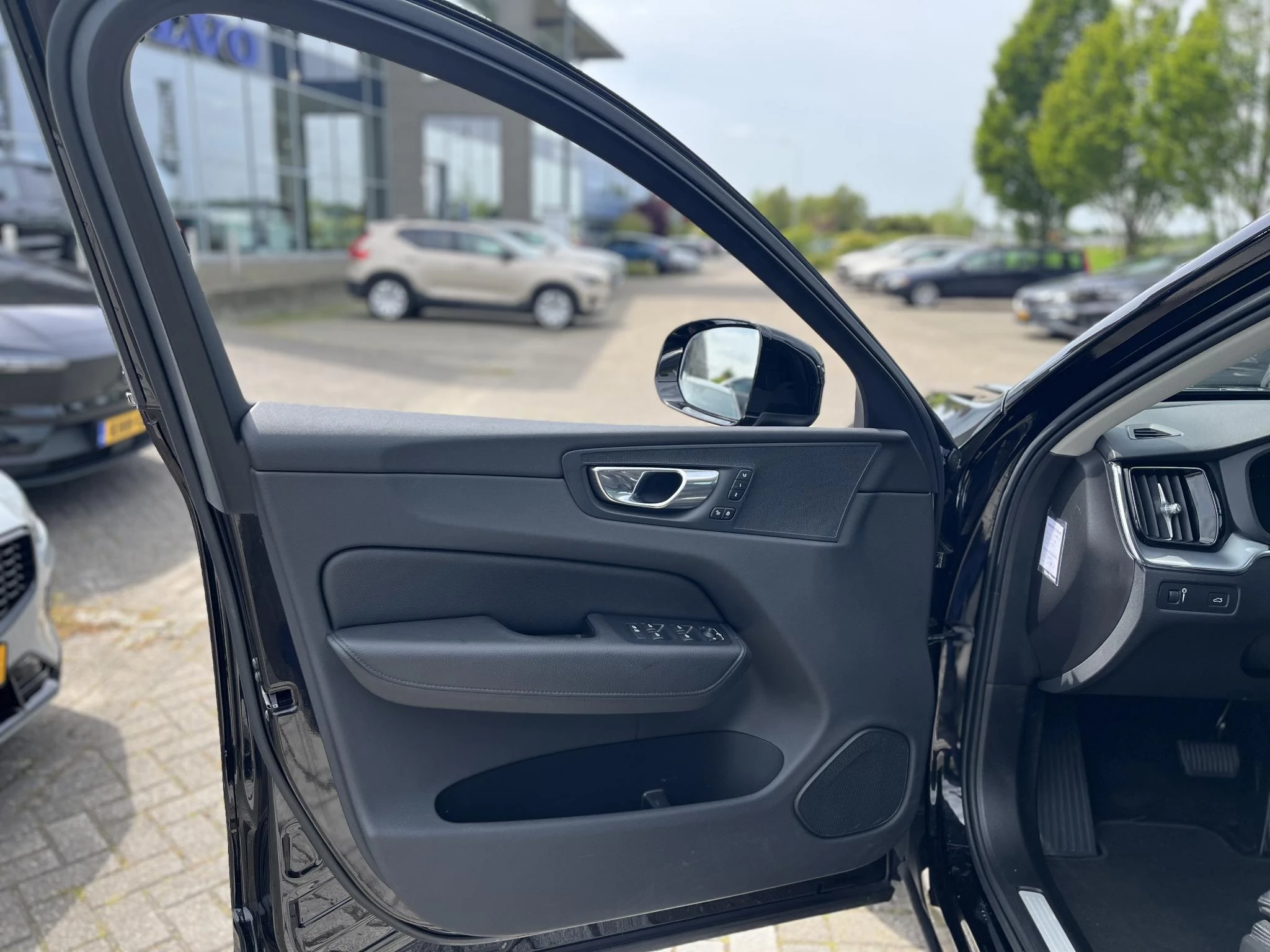 Volvo-XC60-image-4
