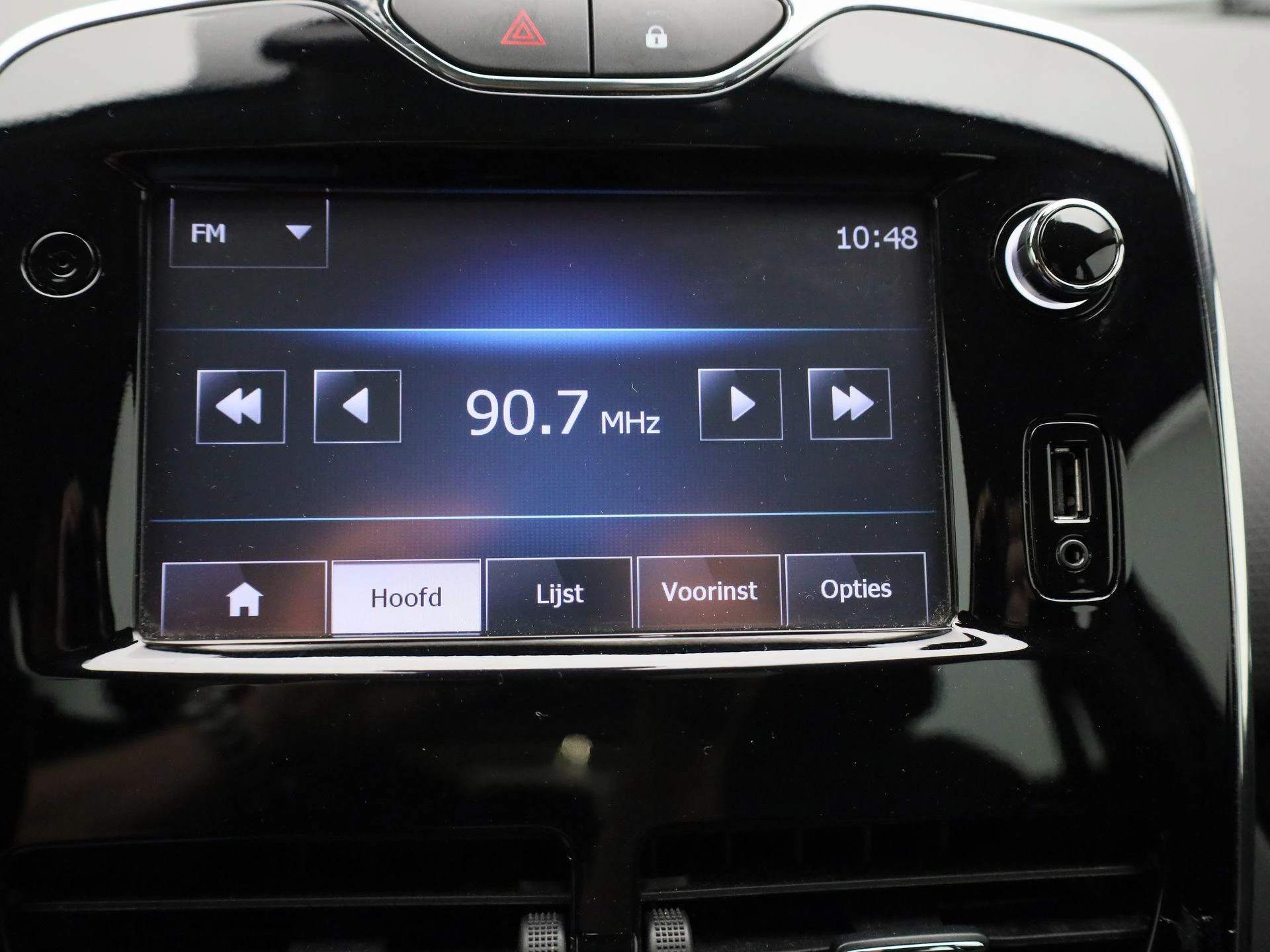 Renault-Clio-image-16