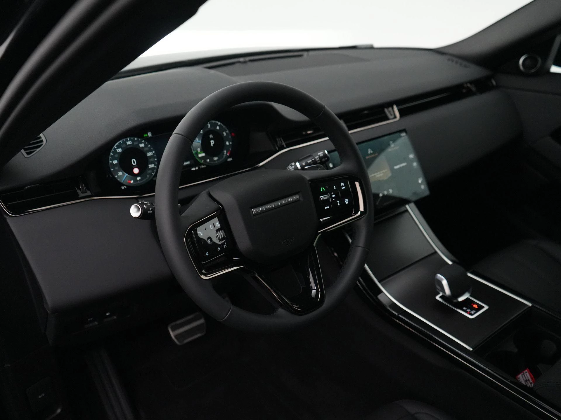 Land Rover-Range Rover Evoque-image-31