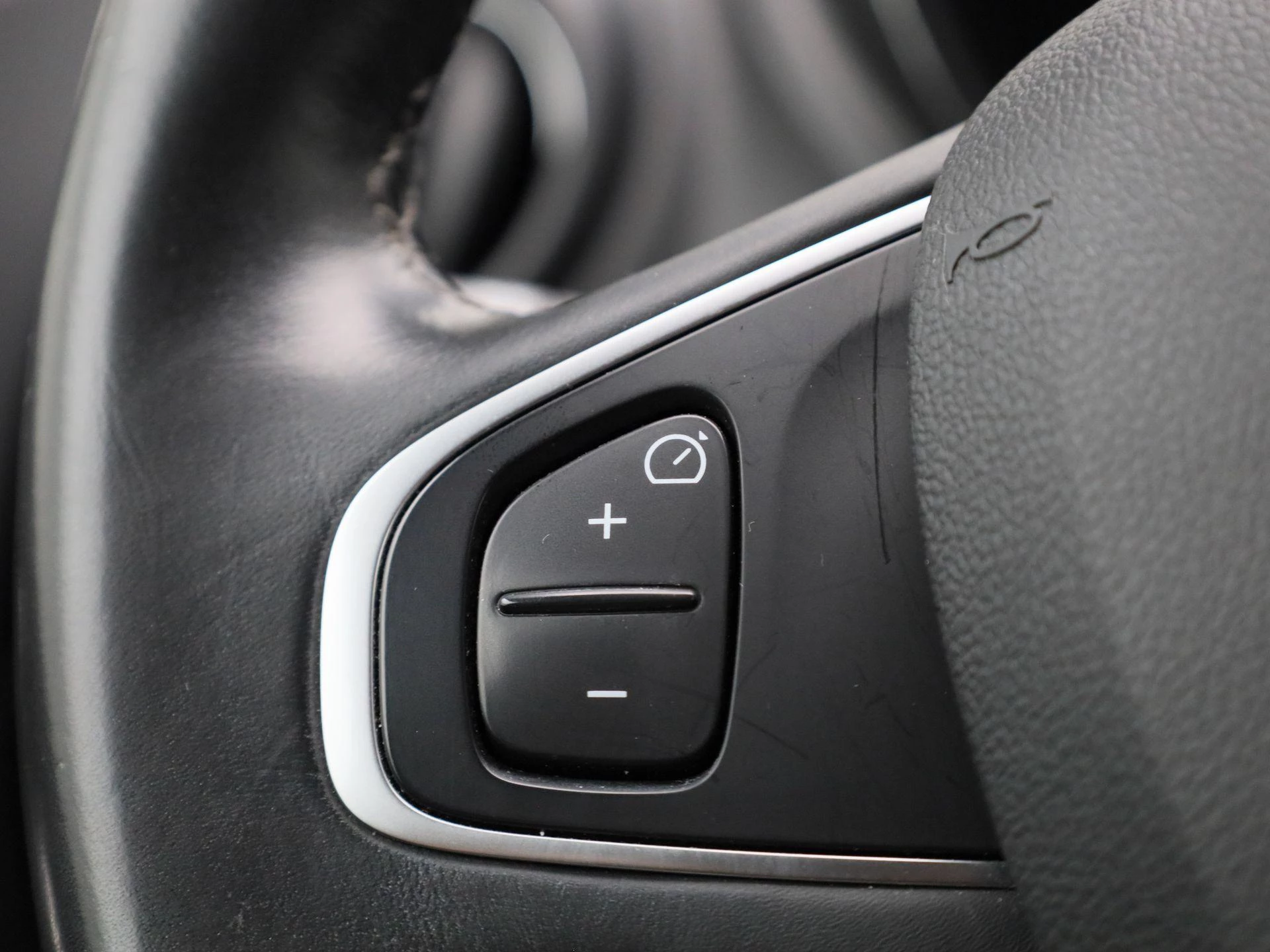 Renault-Captur-image-17