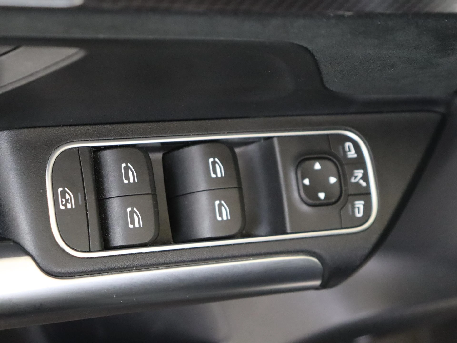Mercedes-Benz EQA 350 4MATIC Edition 1 67 kWh