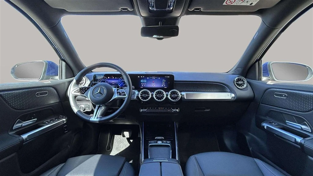 Mercedes-Benz-EQB-image-12