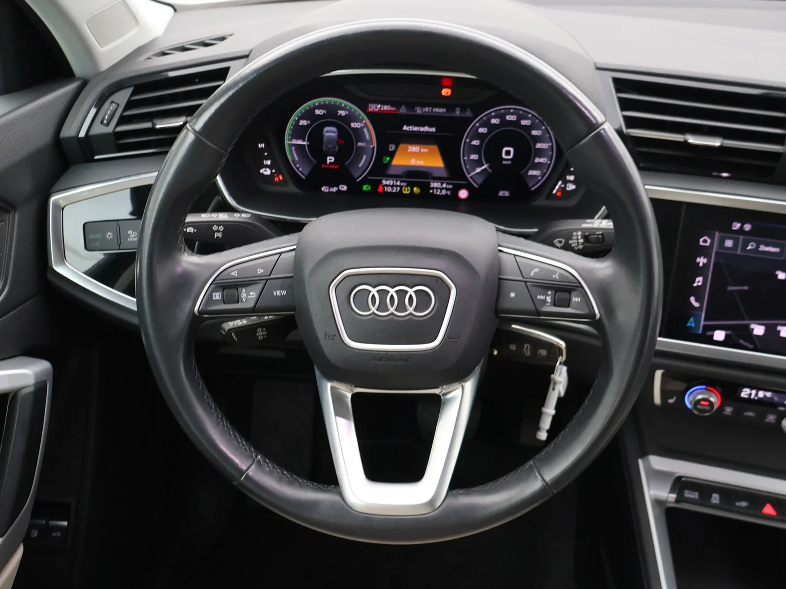 Audi Q3 PHEV Audi Q3 S-LINE PHEV 45TFSIe 245PK *AUTOMAAT*TREKHAAK*BEIGE LEDER*NAVI*BLTH*CRUISE*PDC*ZETELVERWARMIN