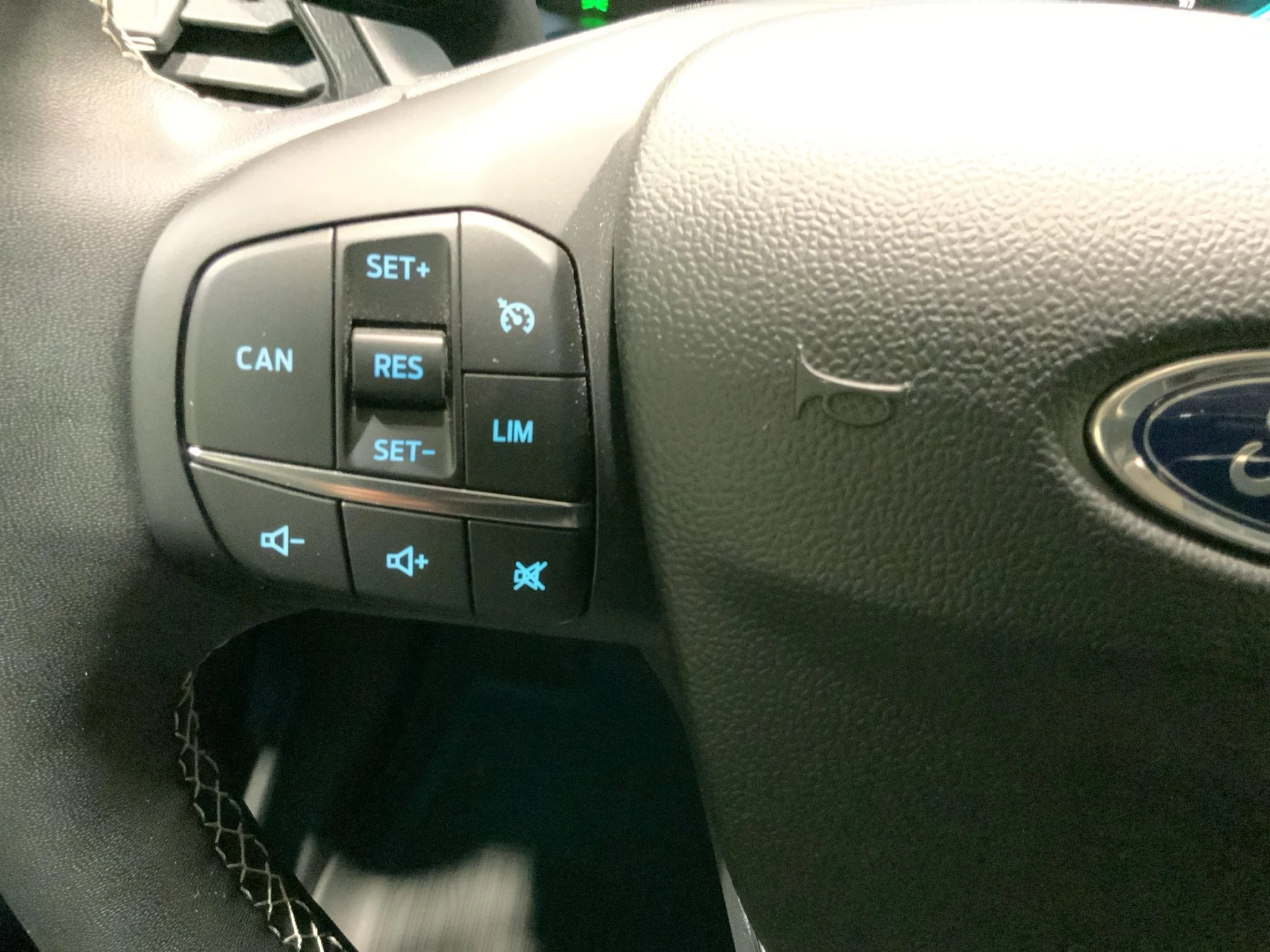 Ford Puma 1.0 EcoBoost MHEV Titanium | LED | Winter-Paket