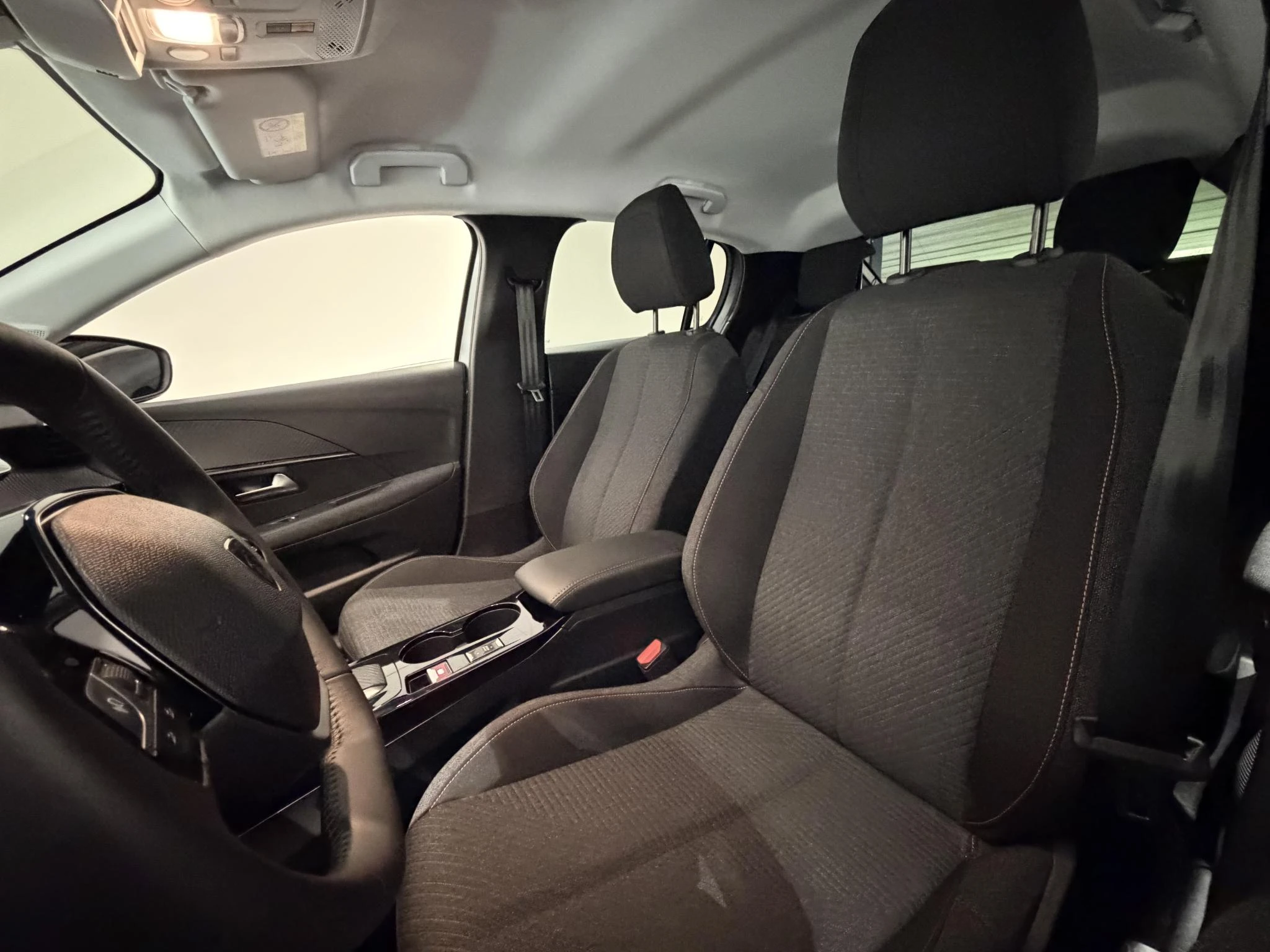 Peugeot-208-image-17