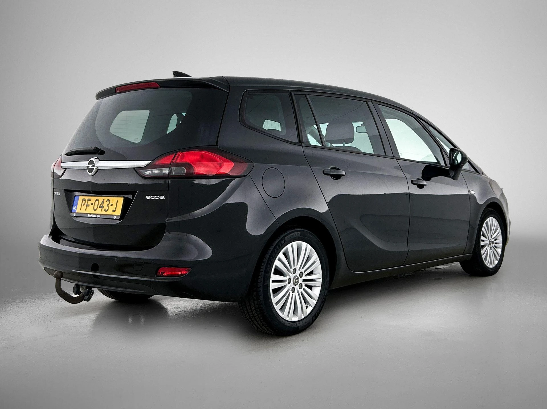 Opel-Zafira Tourer-image-3