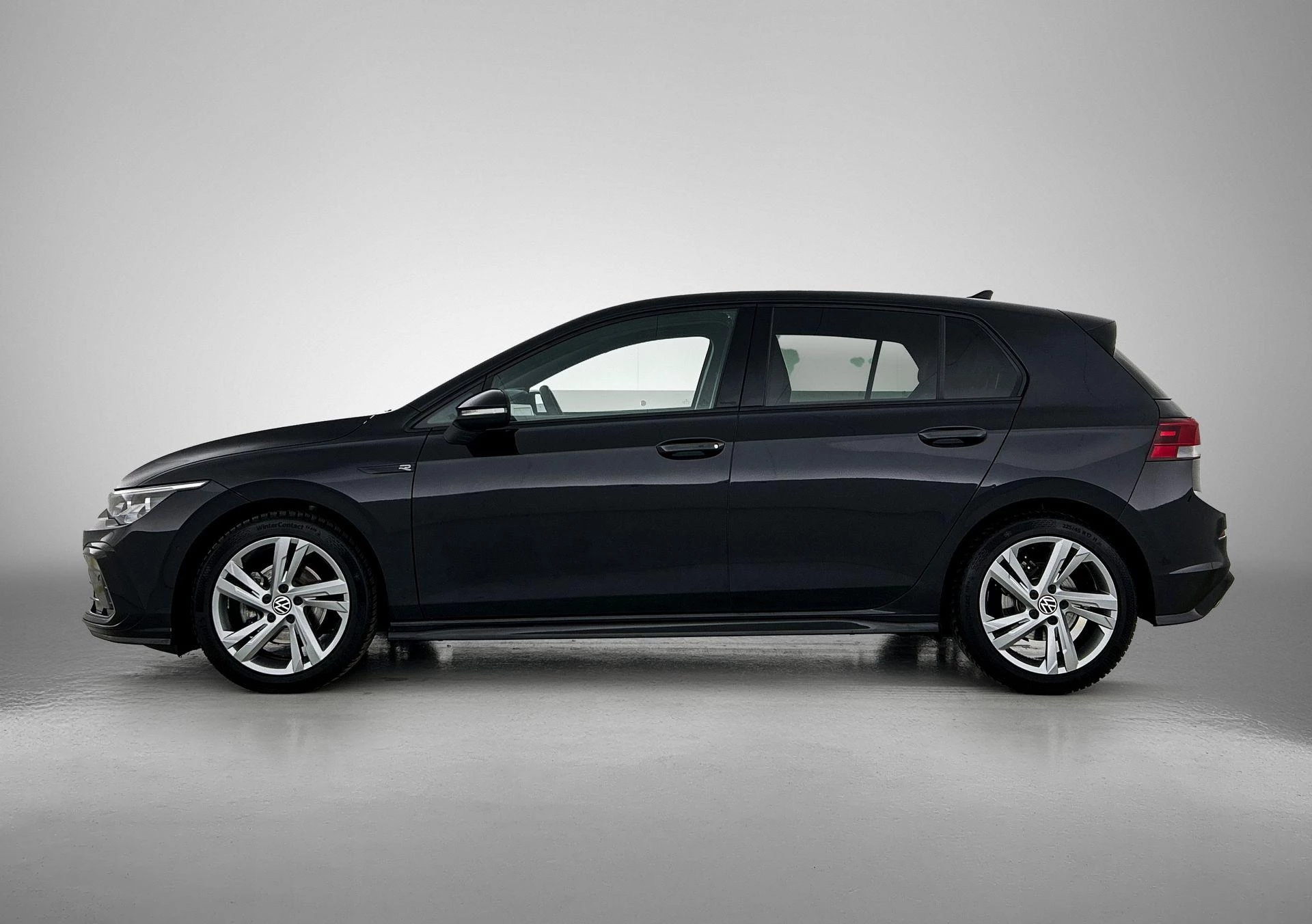 Volkswagen-Golf-image-1
