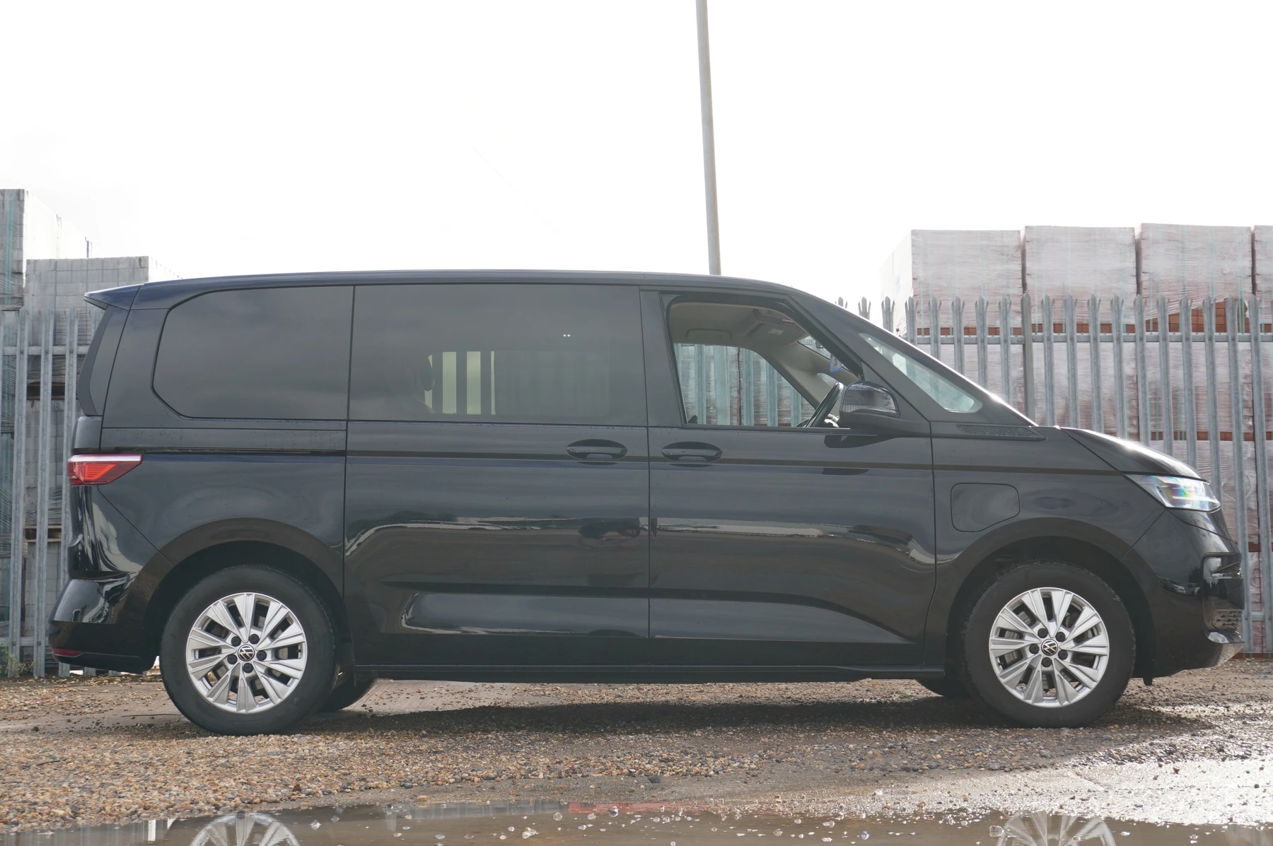 Volkswagen-Multivan-image-3