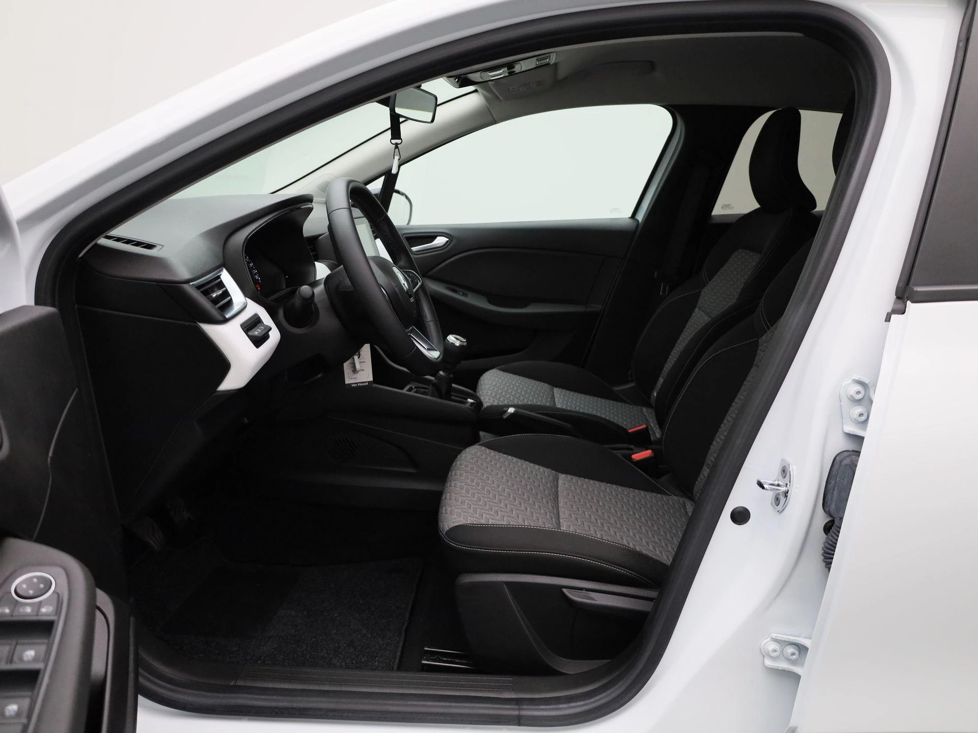 Renault-Clio-image-8