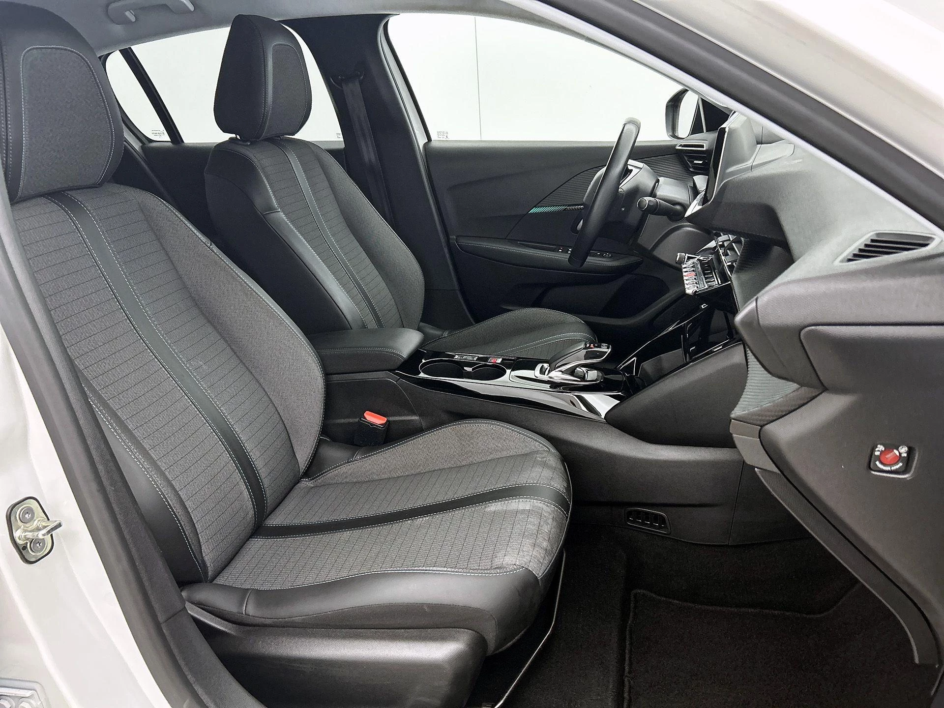 Peugeot e-208 EV Allure 50 kWh