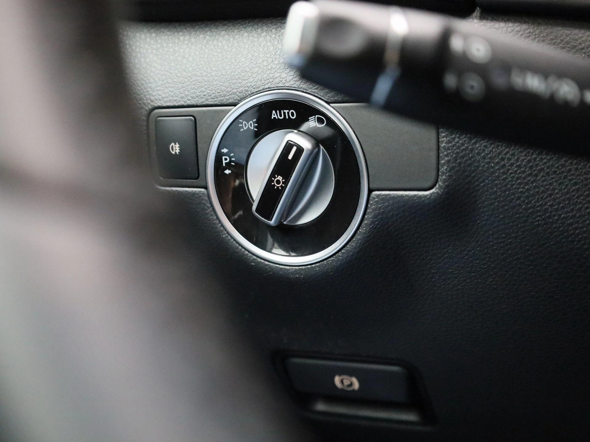Mercedes-Benz-B-Klasse-image-19